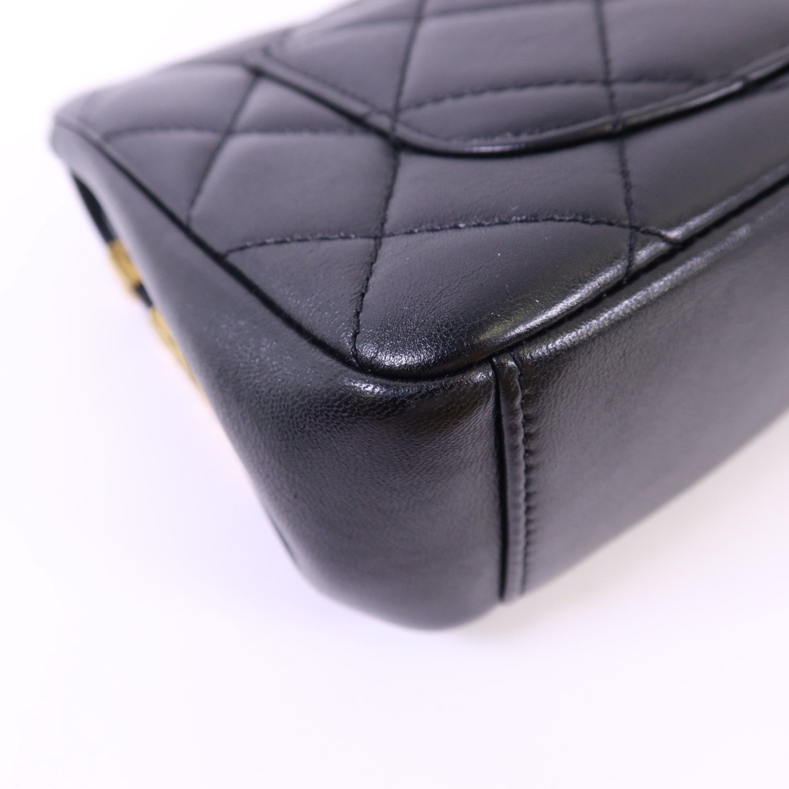 CHANEL 羊皮皮革Matelasse Mini Flap金扣鏈帶肩背袋