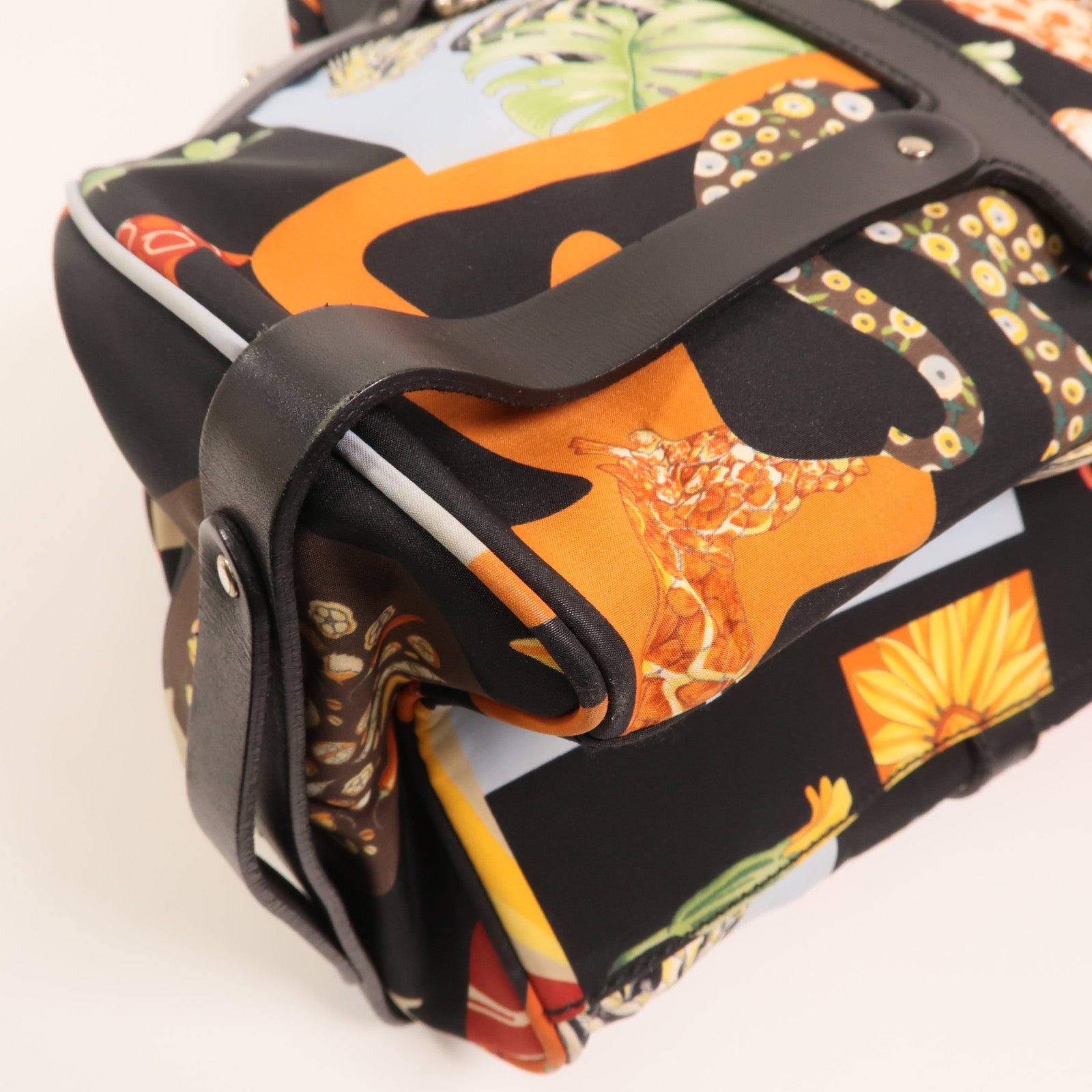 Salvatore Ferragamo 尼龍/牛皮皮革Tote Bag銀扣手挽袋