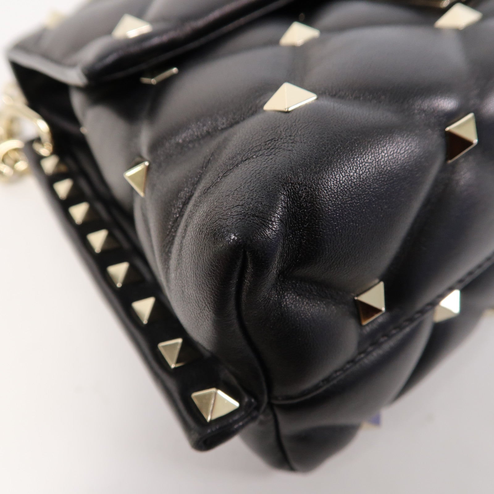 Valentino 牛皮皮革Shoulder Bag金扣鏈帶肩背袋黑色