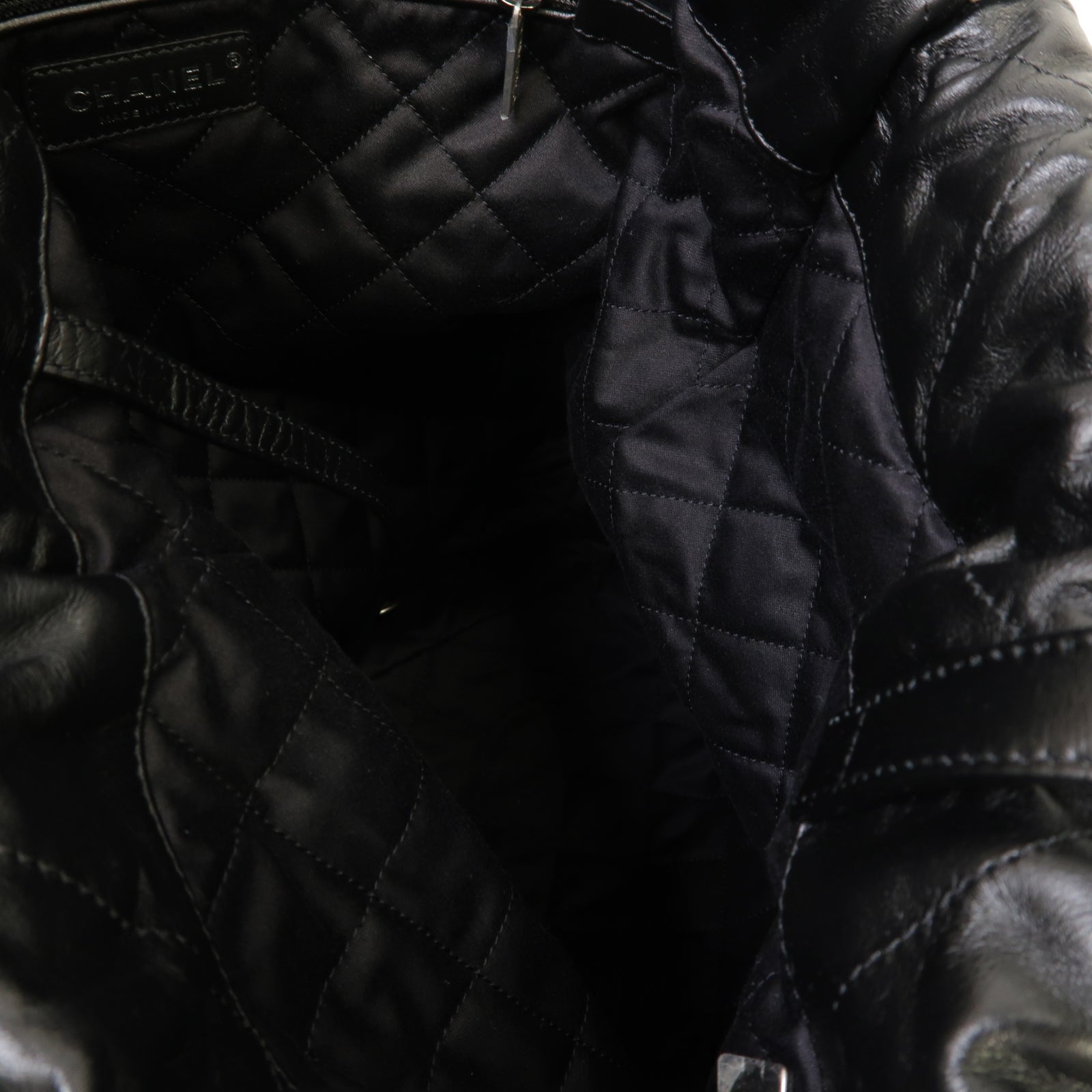 CHANEL 【清倉大減價】菱格牛皮皮革Chanel 22 Backpack銀扣雙肩背包黑色