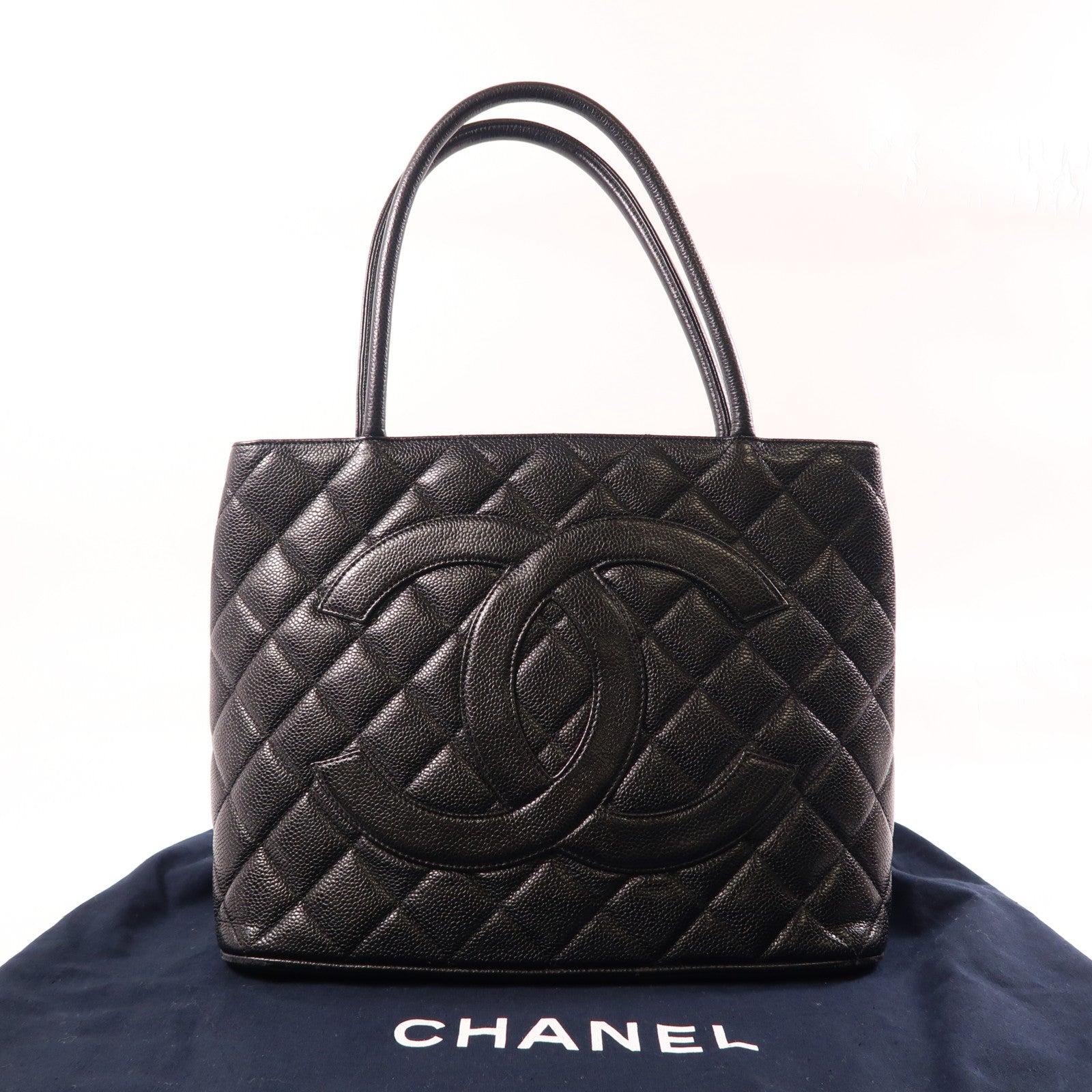 CHANEL Black Black Cowhide Leather Vintage Tote Bag Hand-Turned Bag Black Ca...