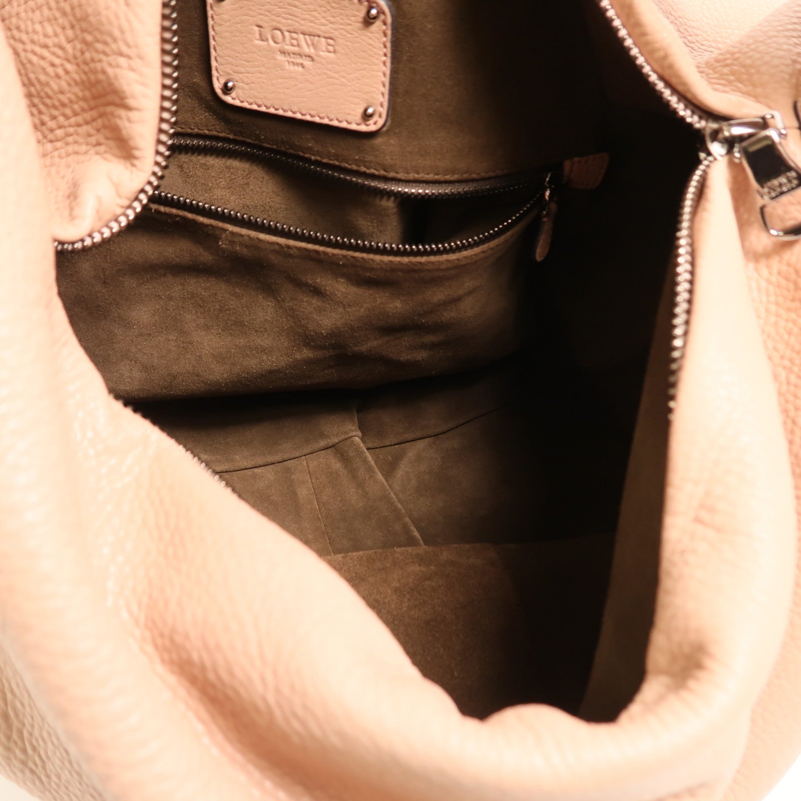 LOEWE 牛皮皮革Calle Lock Hobo銀扣肩背袋