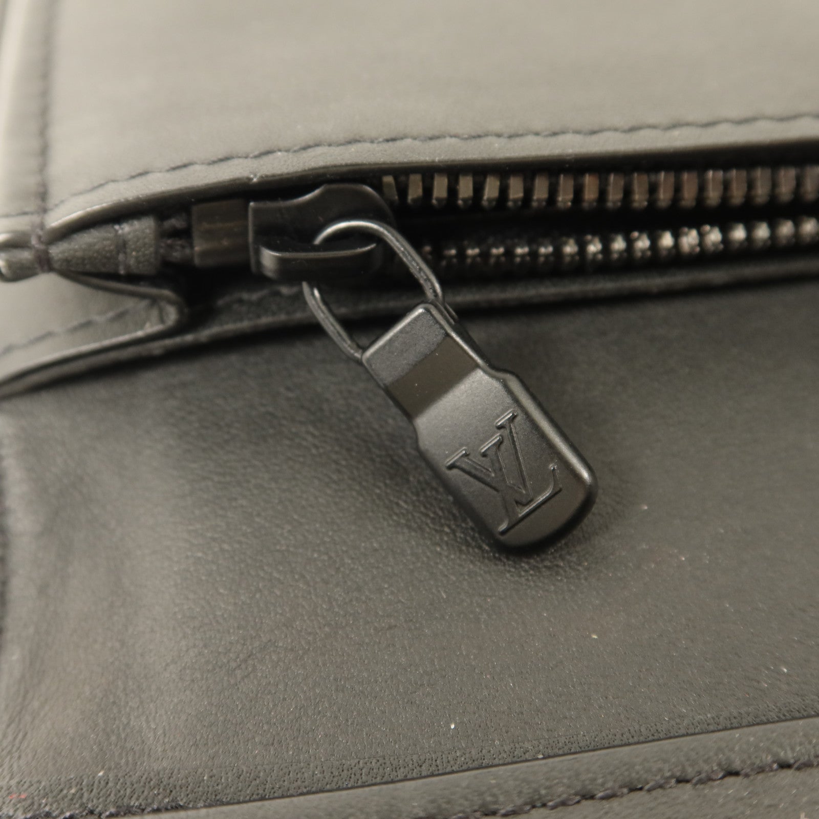 LOUIS VUITTON 牛皮皮革Portefeuille Brazza長錢包