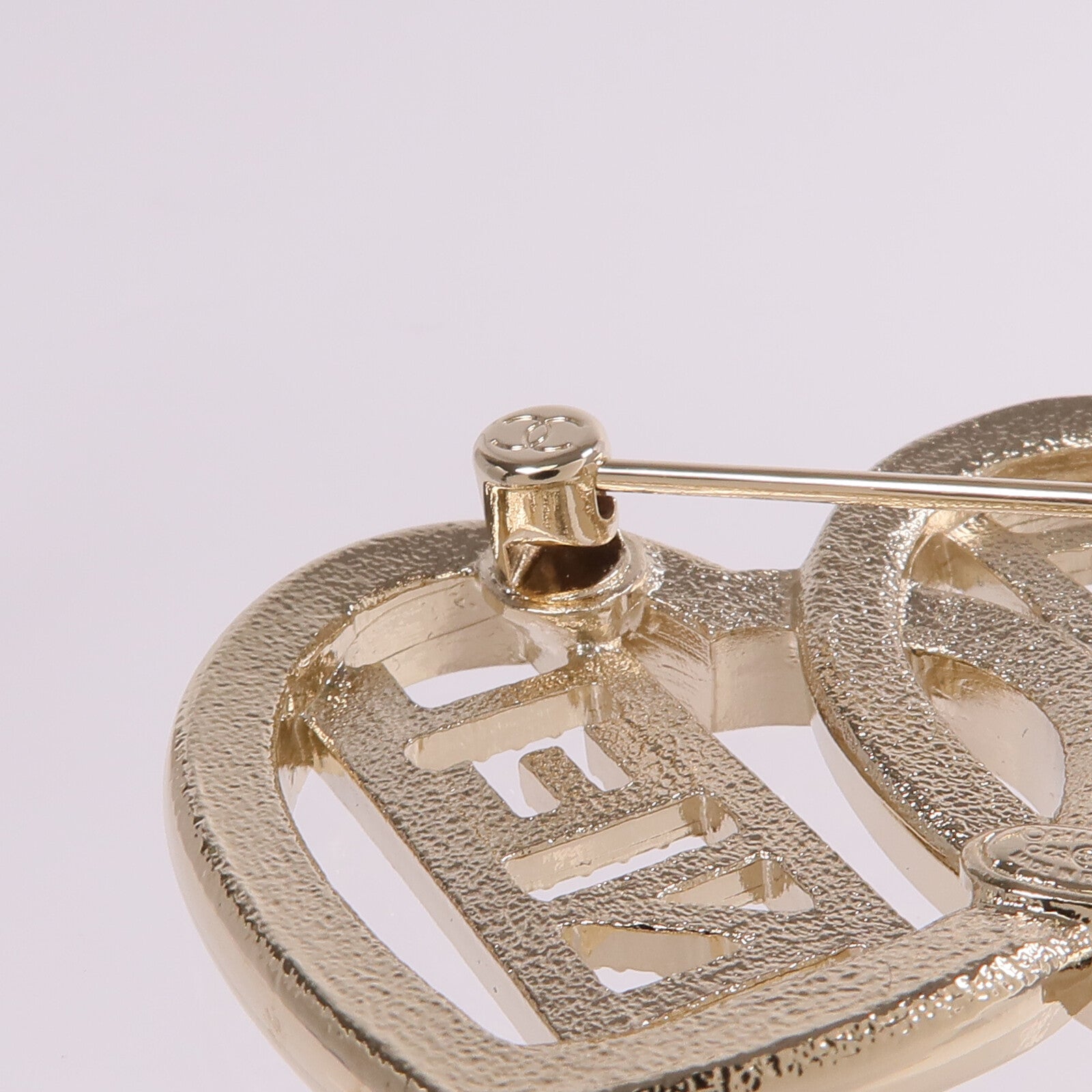 CHANEL 金屬Brooch金扣胸針