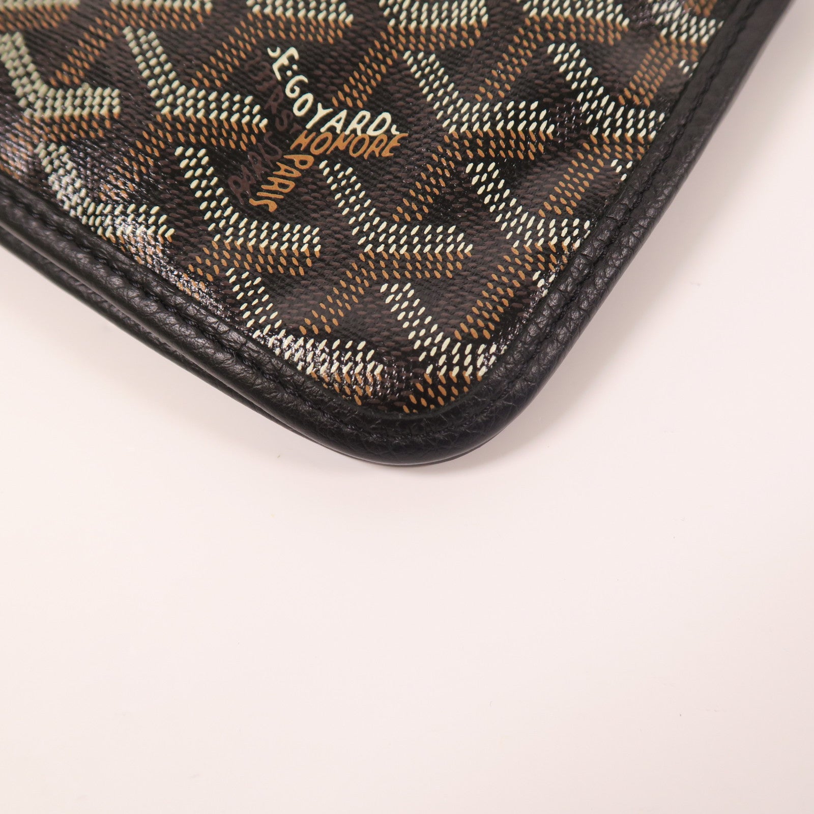 GOYARD 塗層帆布Plumet Pocket銀扣肩背袋
