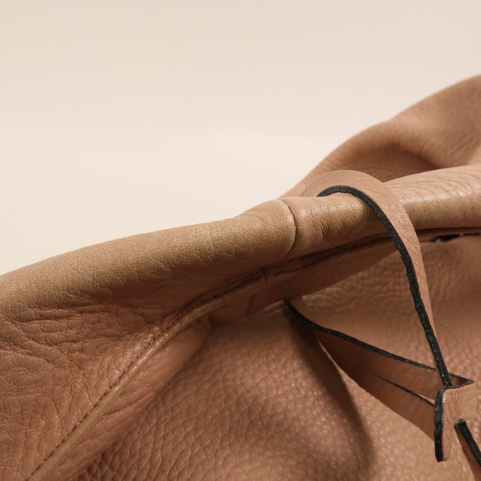 LOEWE 牛皮皮革Calle Lock Hobo銀扣肩背袋