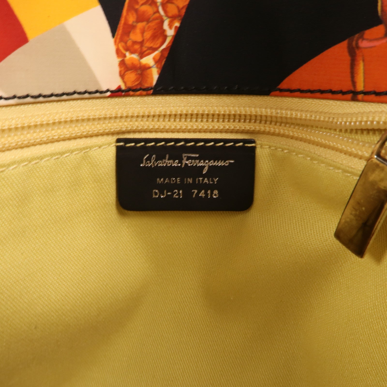 Salvatore Ferragamo 尼龍/牛皮皮革Tote Bag銀扣手挽袋