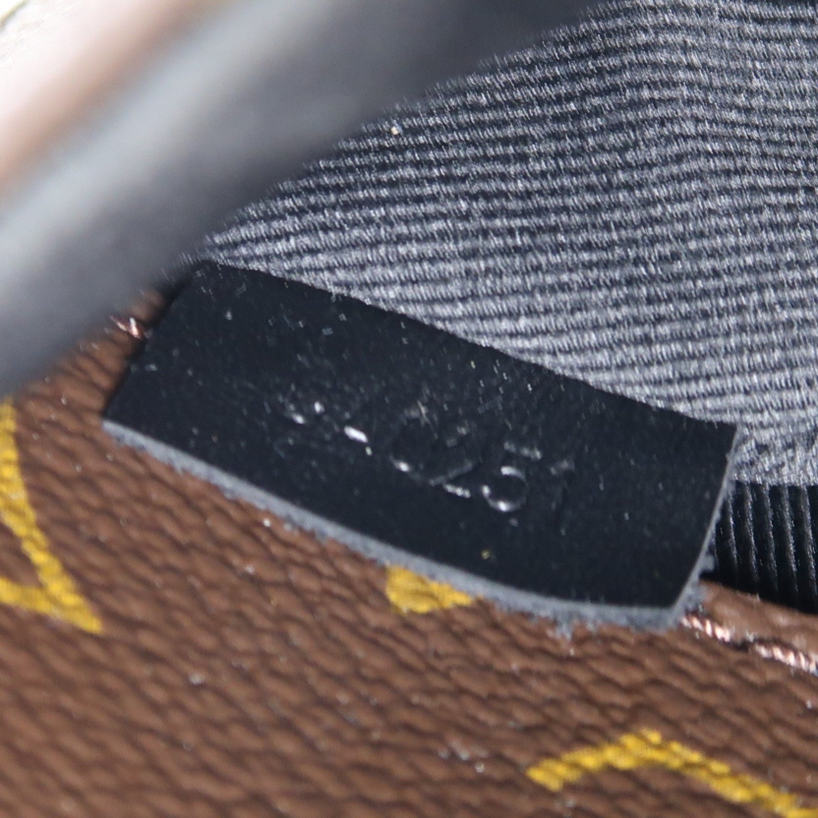 LOUIS VUITTON Monogram Magnetic肩背袋棕色