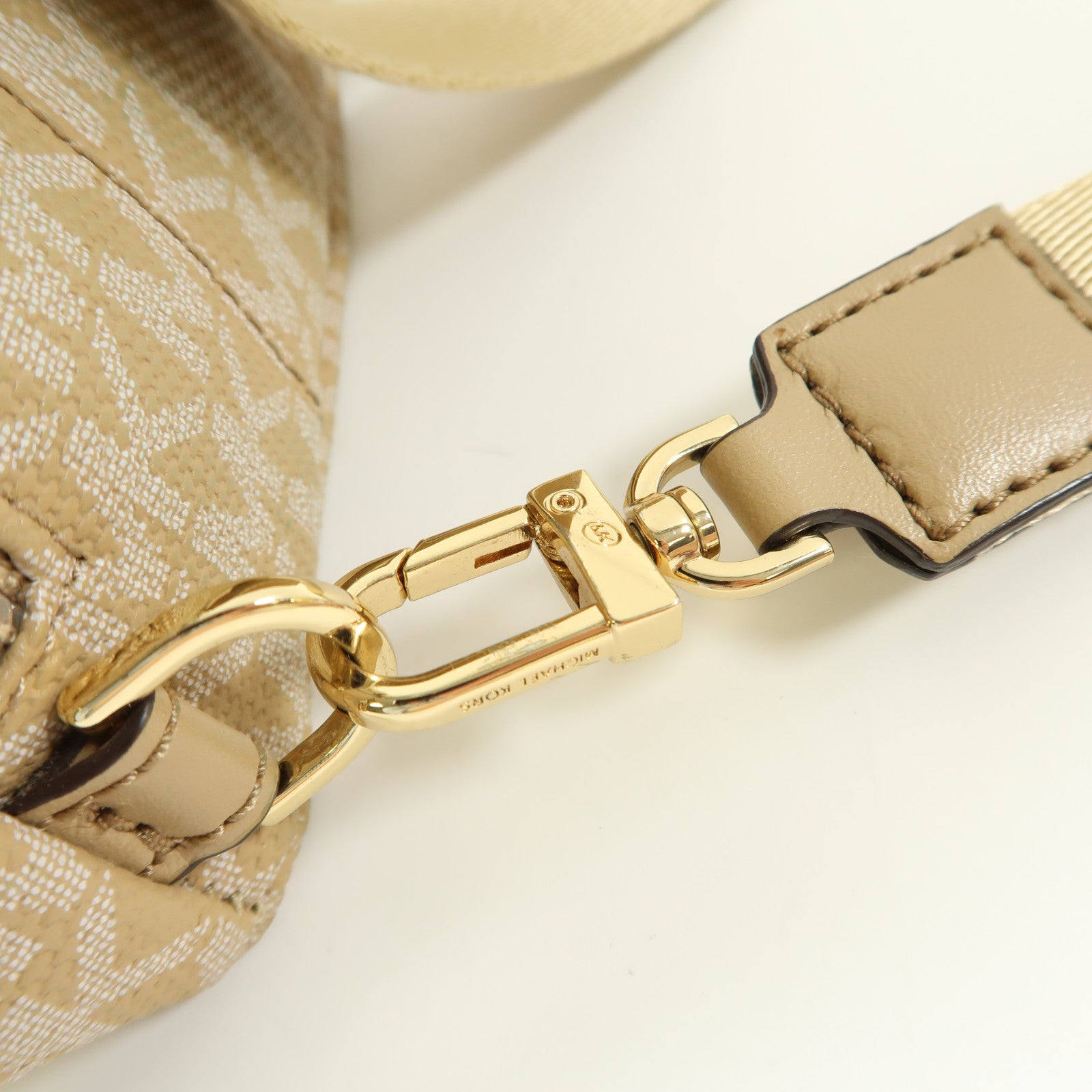 Michael Kors 塗層帆布Backpack金扣背包杏色/淺褐色