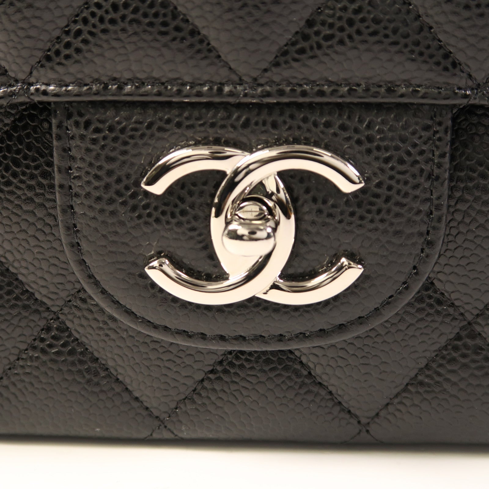 CHANEL 牛皮皮革Maxi Classic銀扣鏈帶肩背袋