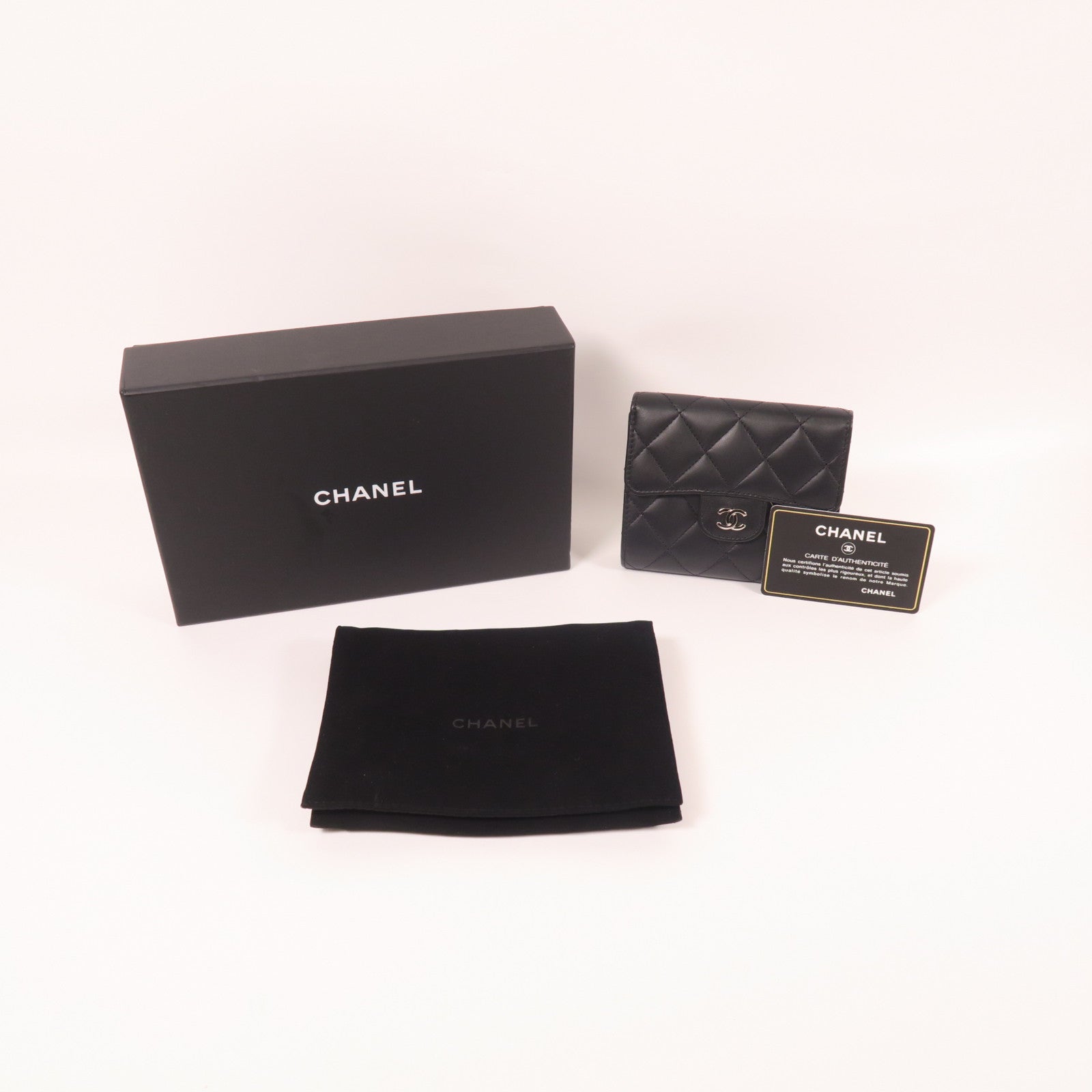 CHANEL 羊皮皮革Wallet銀扣錢包