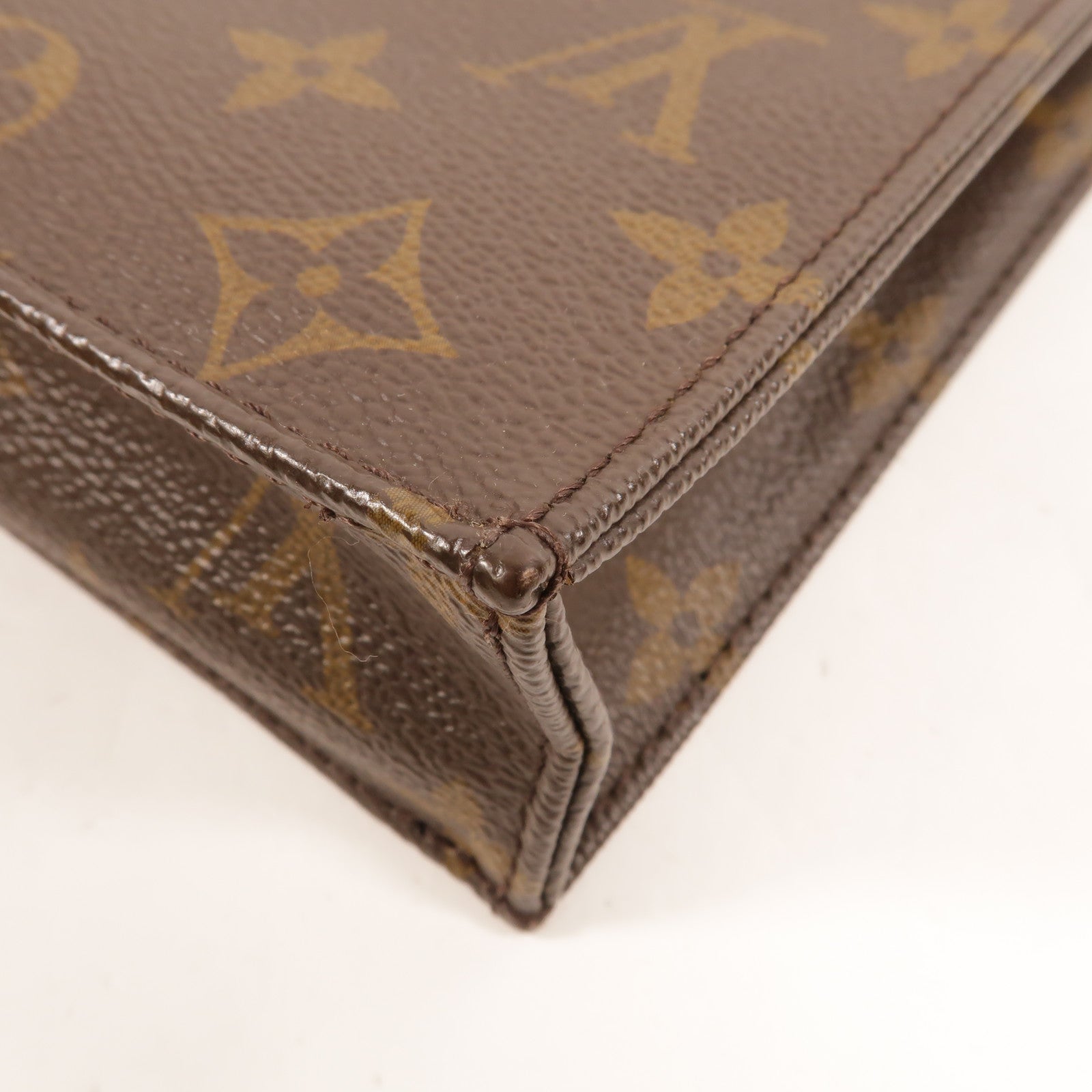 LOUIS VUITTON Monogram Petit Sac Plat金扣手挽肩背兩用袋Monogram Petit Sac Plat金扣手挽肩背兩用袋
