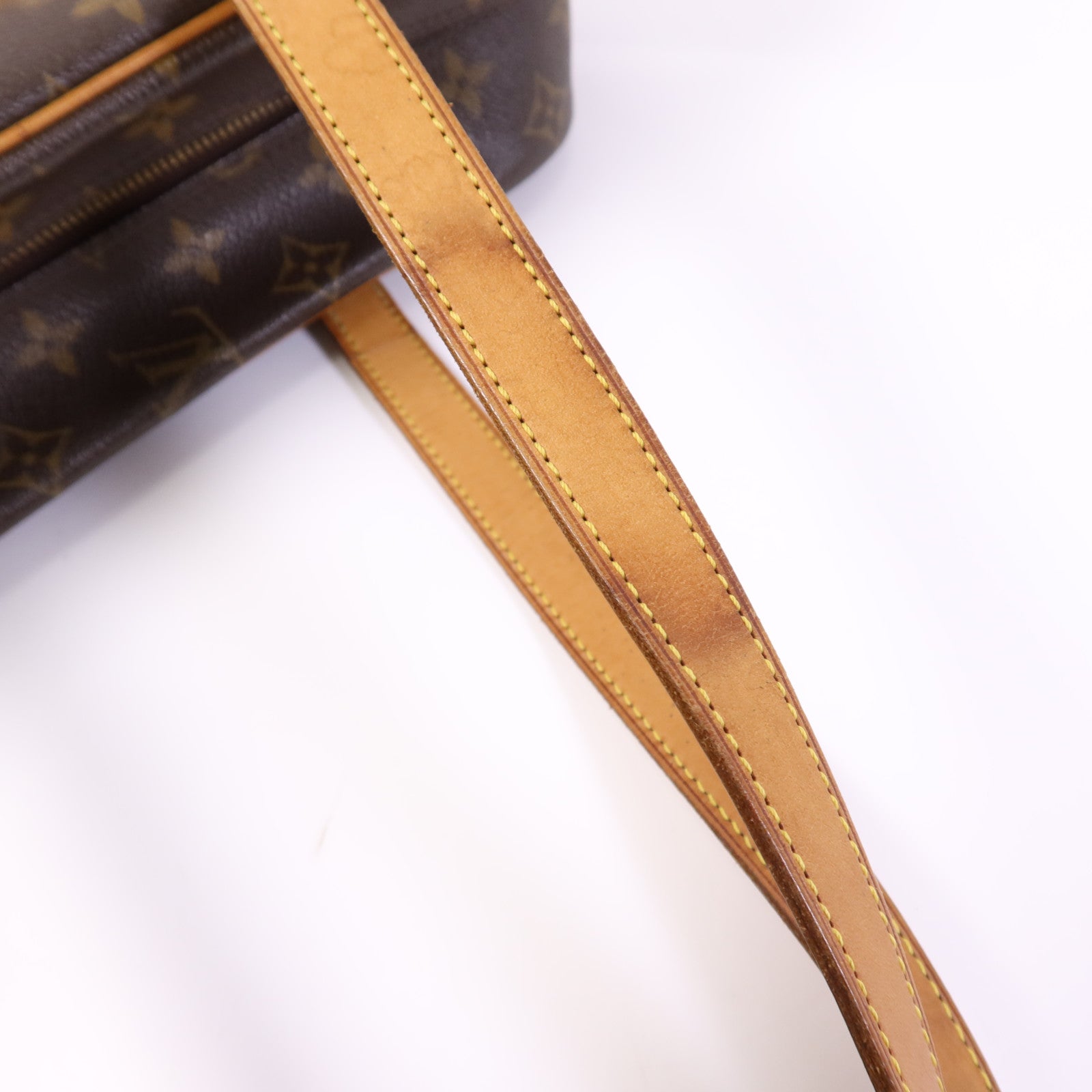 LOUIS VUITTON Monogram Cite GM金扣肩背袋