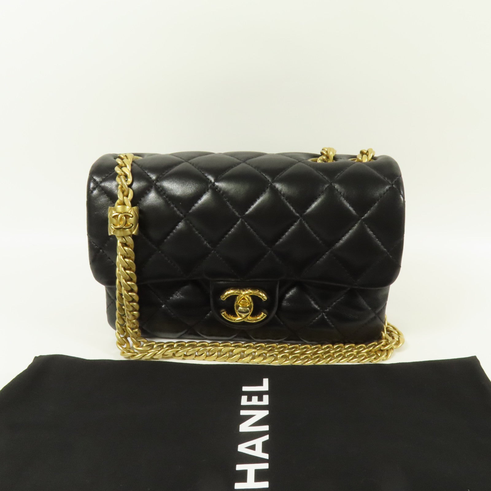 CHANEL 羊皮皮革Chain Shoulder金扣鏈帶肩背袋