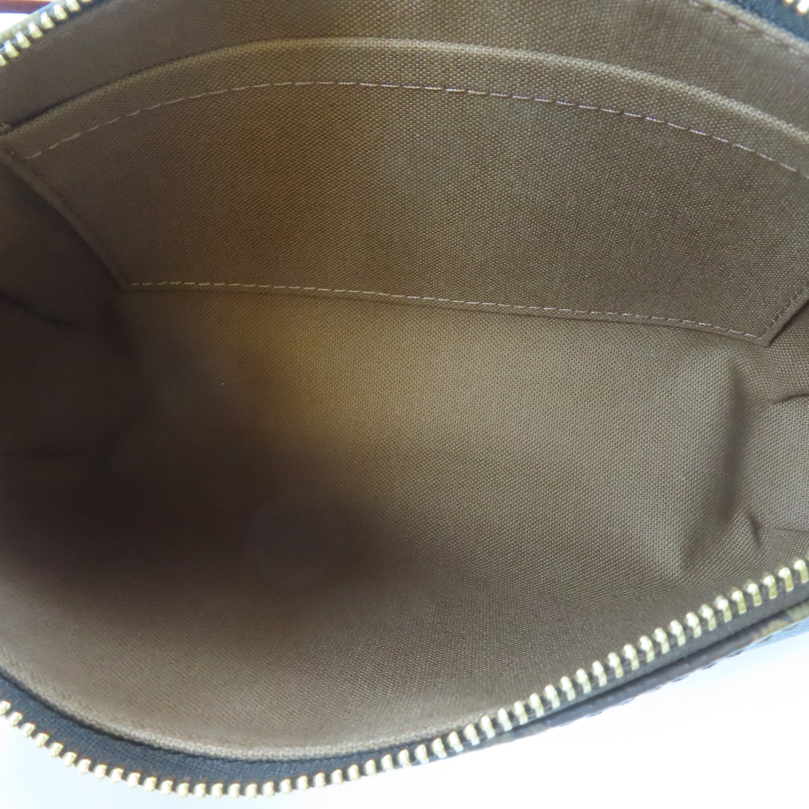 LOUIS VUITTON Monogram Pochette Accessories金扣手挽袋啡色