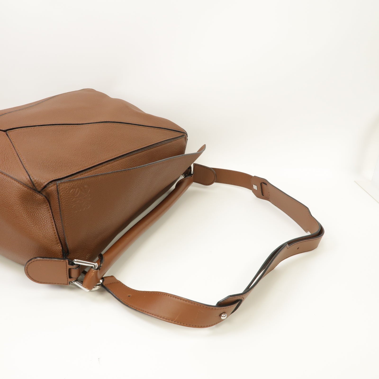 LOEWE 牛皮皮革Puzzle Shoulder Bag銀扣手挽肩背兩用袋啡色