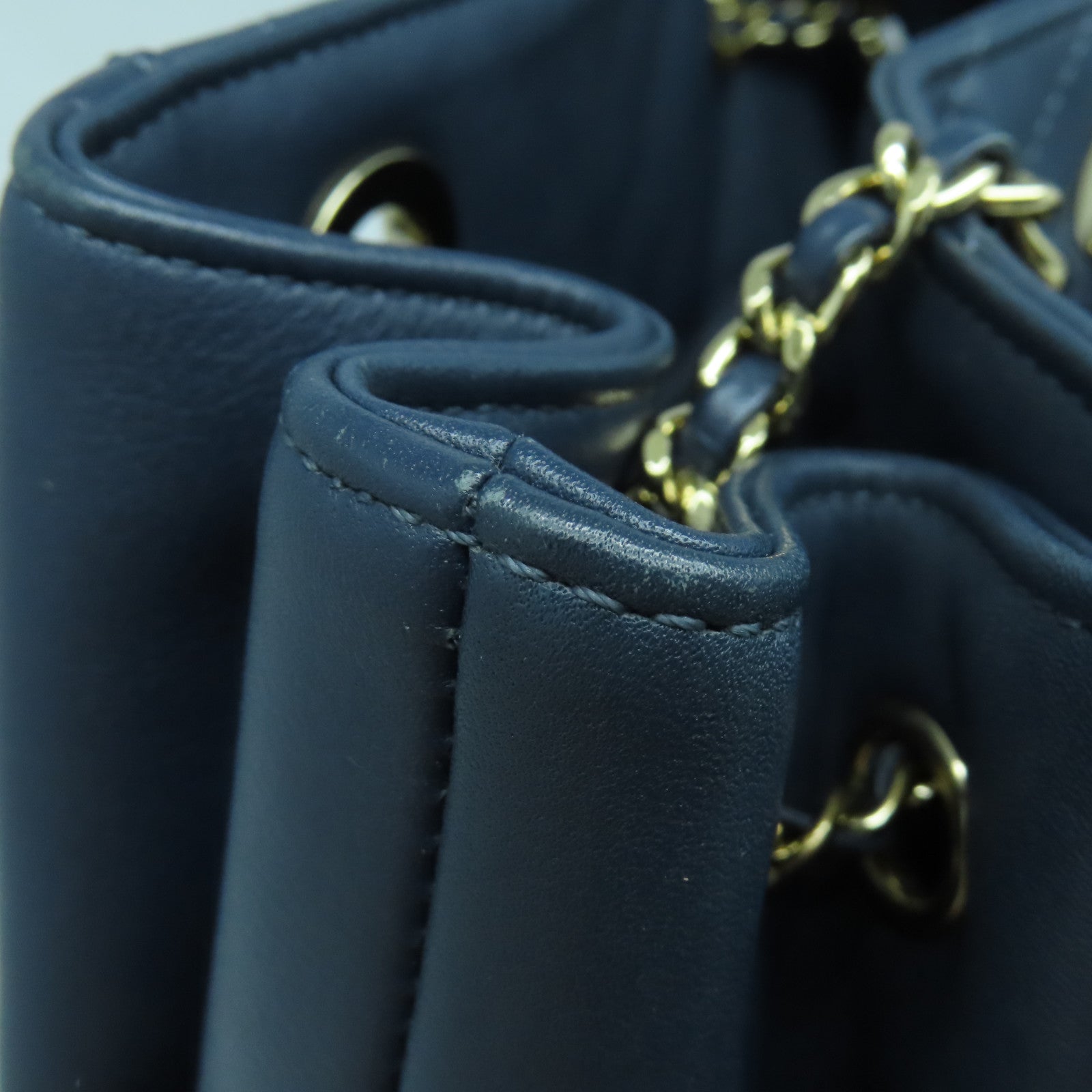 CHANEL 【激減優惠】斜紋牛皮皮革Drawstring Bag金扣鏈帶肩背袋深藍色