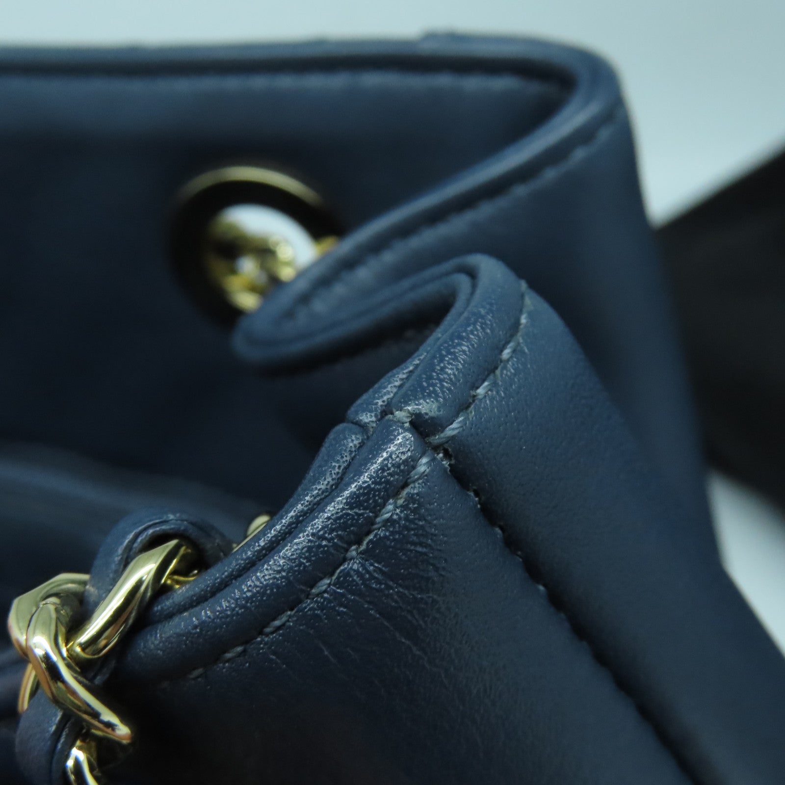 CHANEL 【激減優惠】斜紋牛皮皮革Drawstring Bag金扣鏈帶肩背袋深藍色