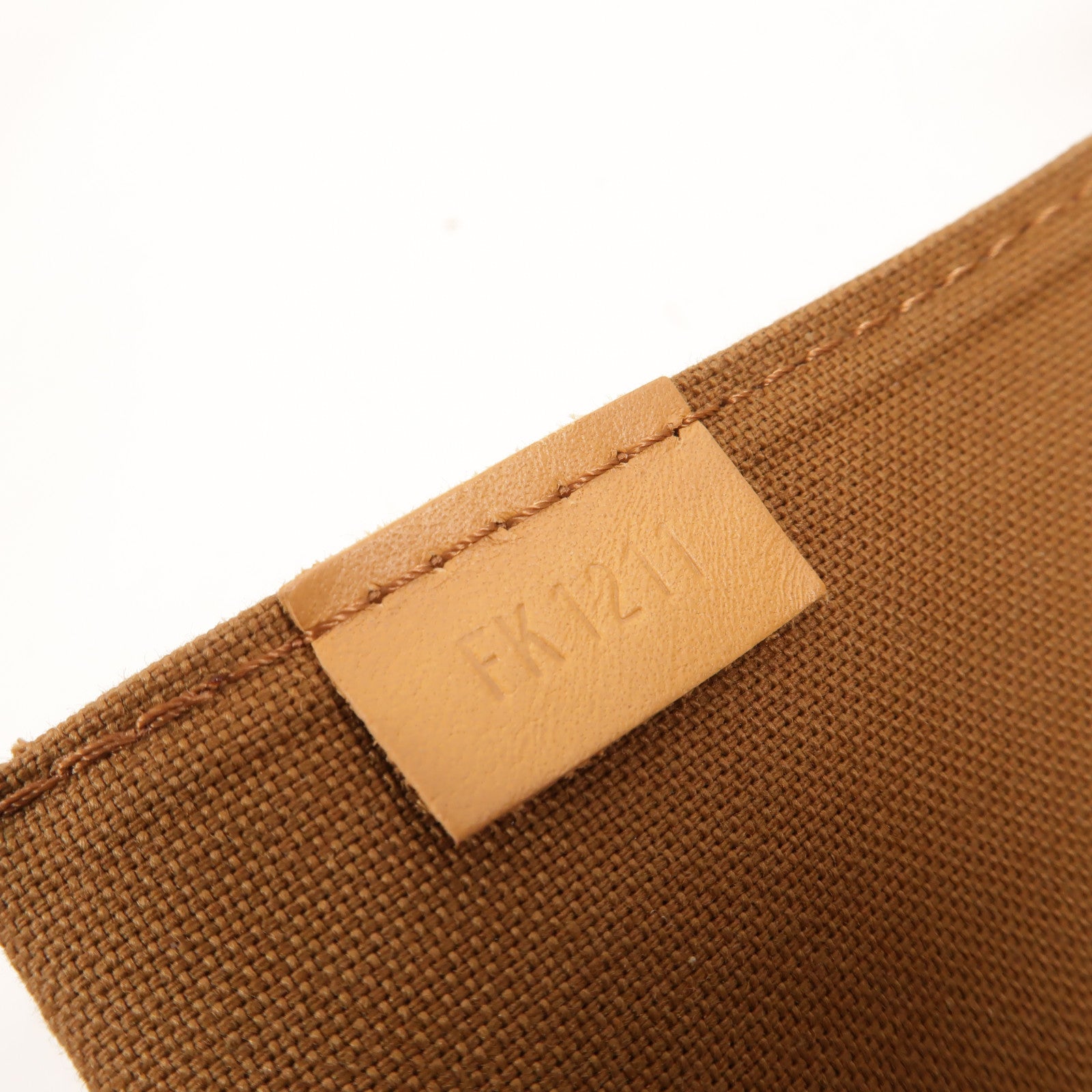 LOUIS VUITTON Monogram Petit Sac Plat金扣手挽肩背兩用袋Monogram Petit Sac Plat金扣手挽肩背兩用袋
