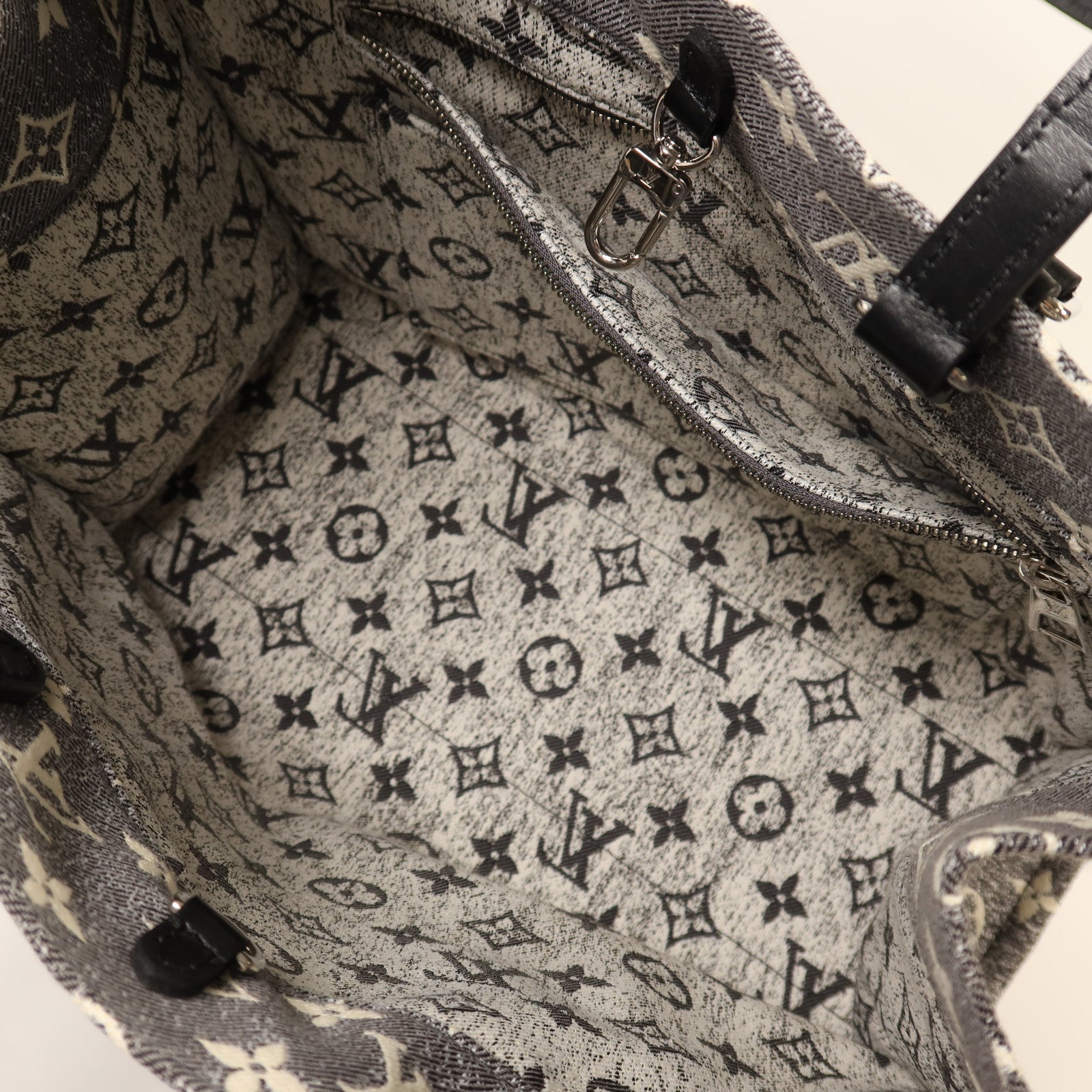 LOUIS VUITTON Monogram Jacquard Denim On the Go MM銀扣手挽肩背兩用袋