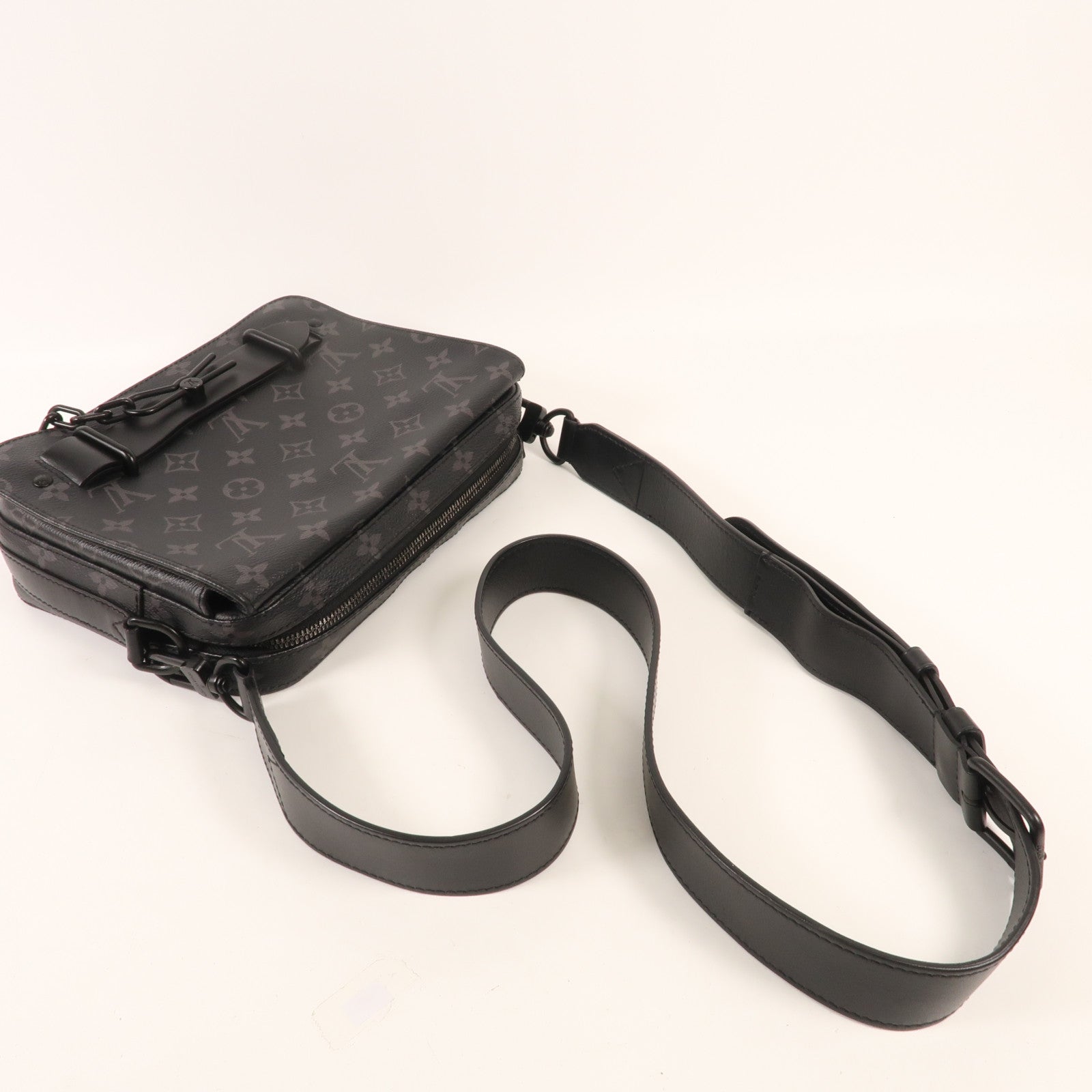 LOUIS VUITTON Monogram Eclipse Steamer肩背袋