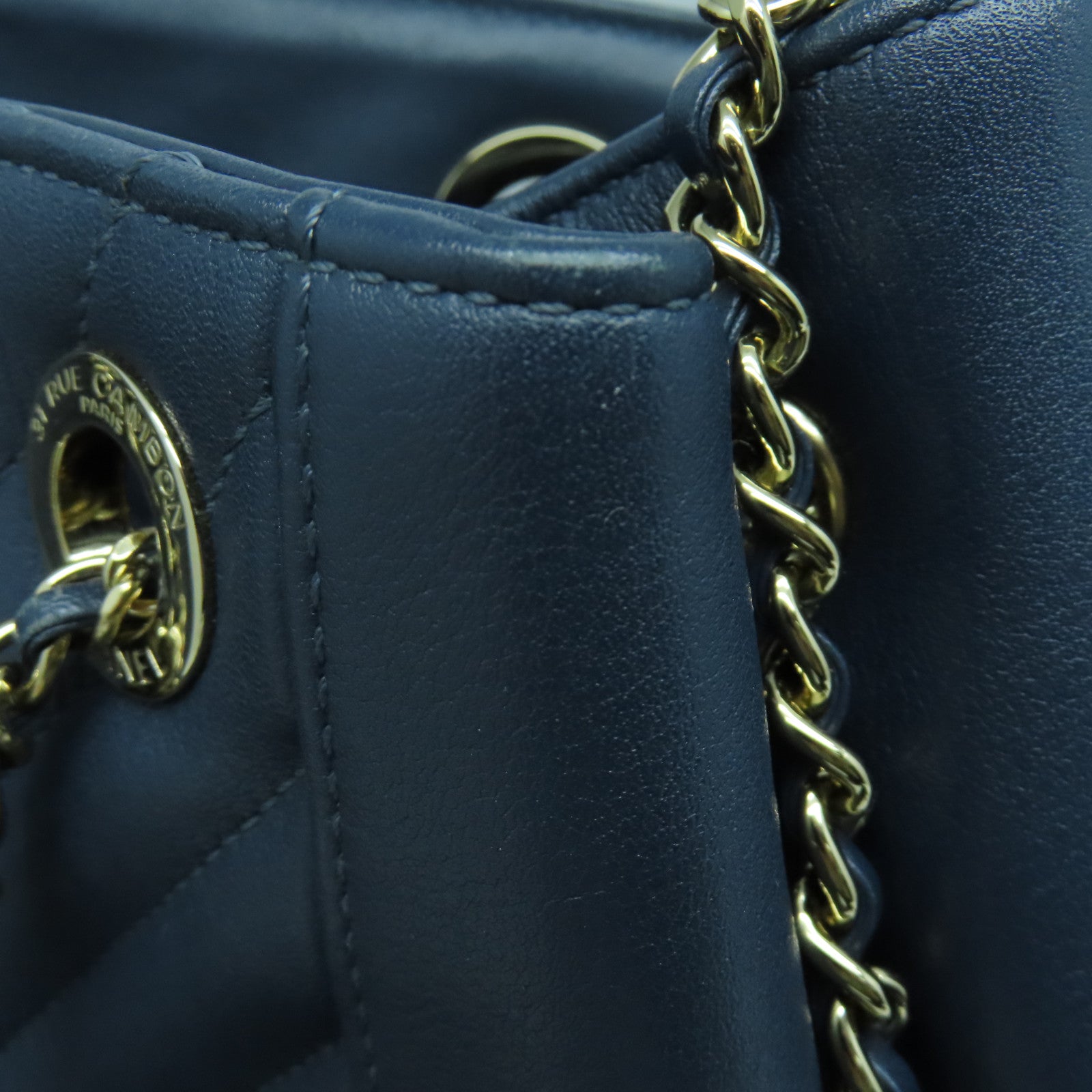 CHANEL 【激減優惠】斜紋牛皮皮革Drawstring Bag金扣鏈帶肩背袋深藍色