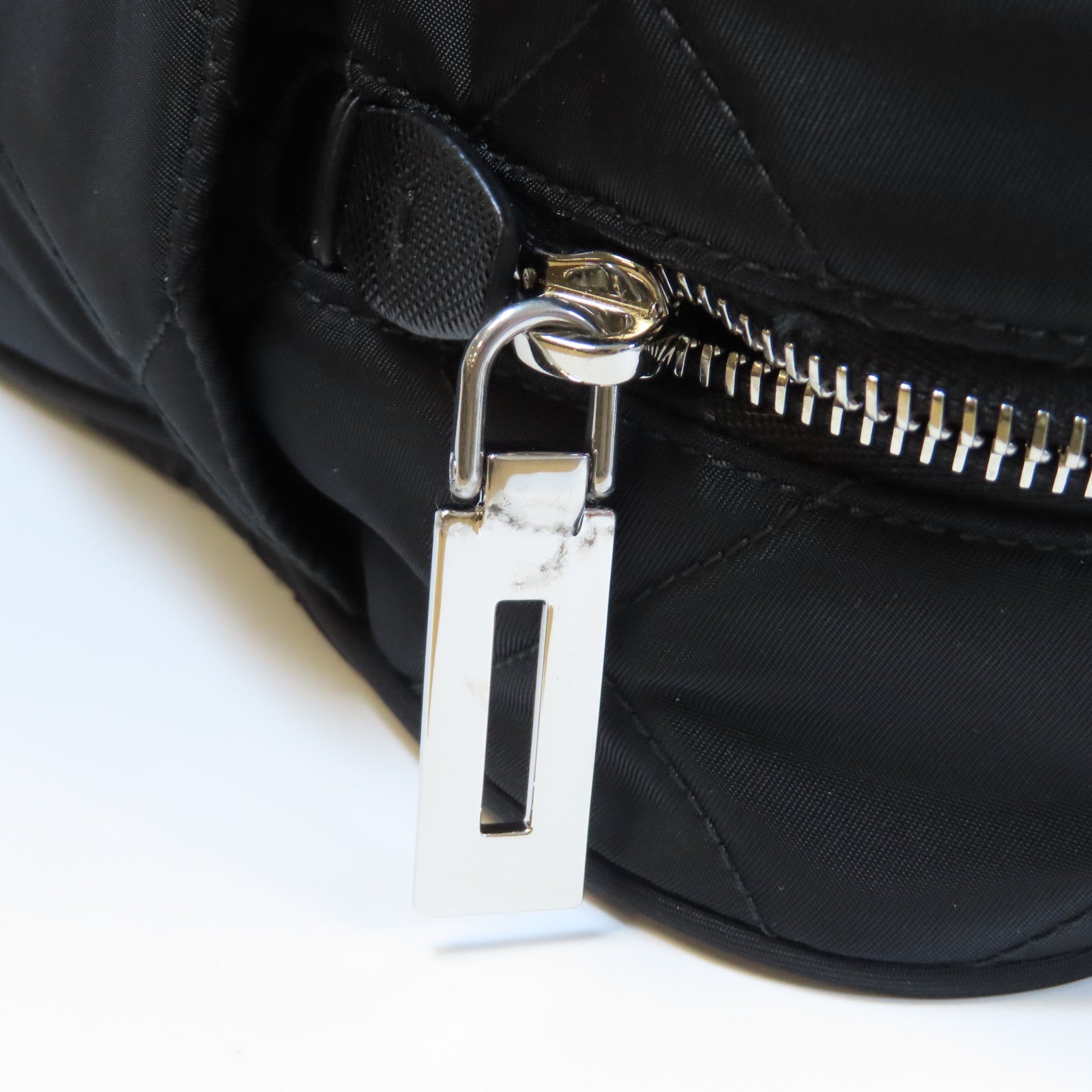 PRADA 菱格尼龍Shoulder Bag銀扣肩背袋黑色