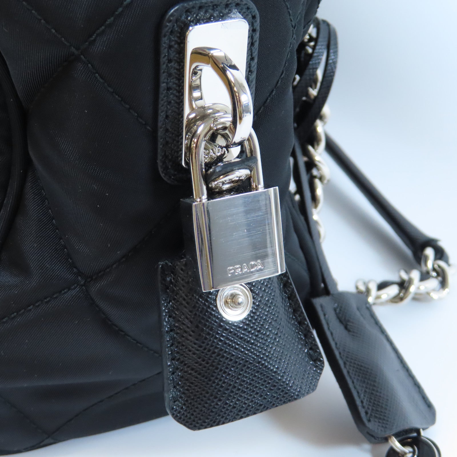 PRADA 菱格尼龍Shoulder Bag銀扣肩背袋黑色