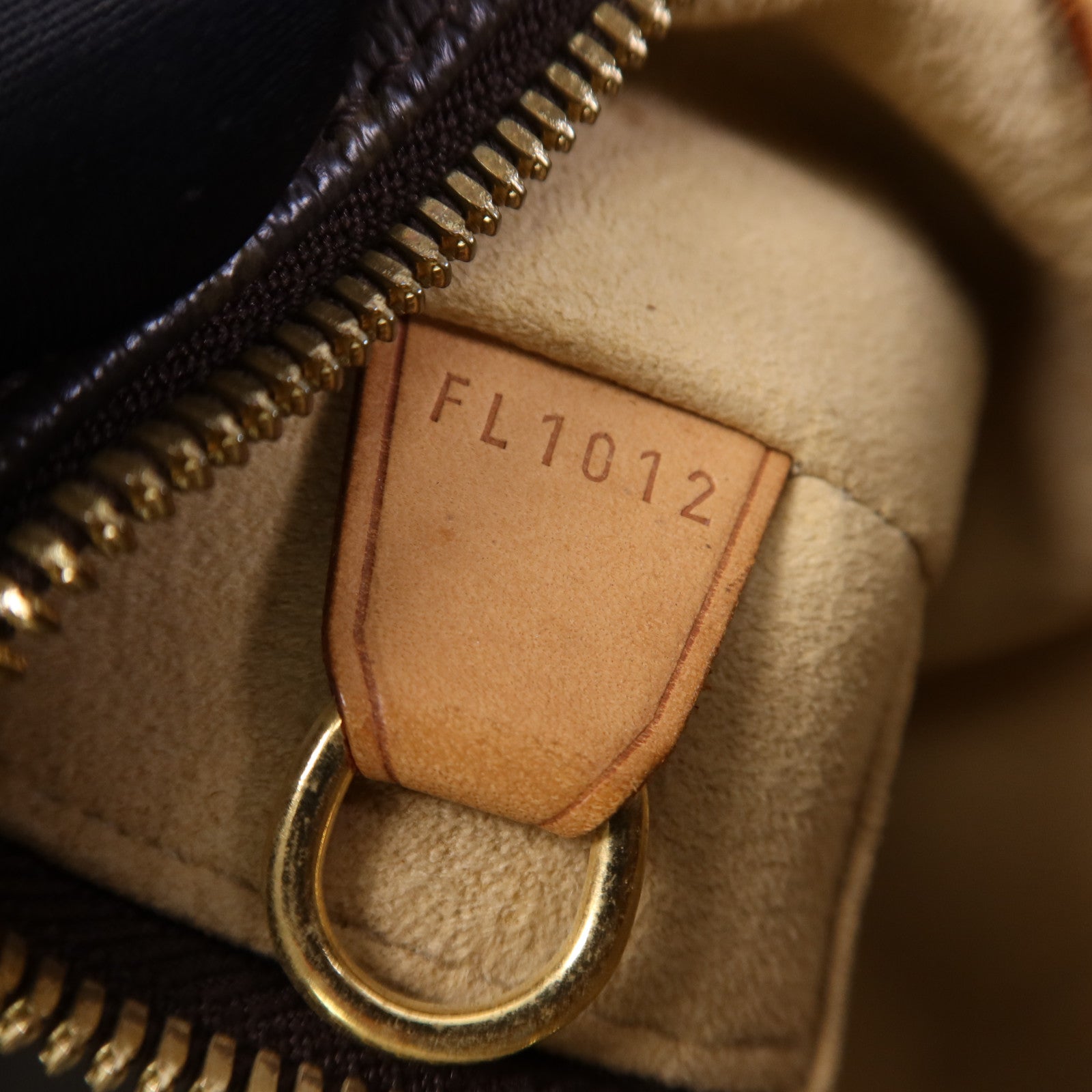 LOUIS VUITTON Monogram Cite GM金扣肩背袋