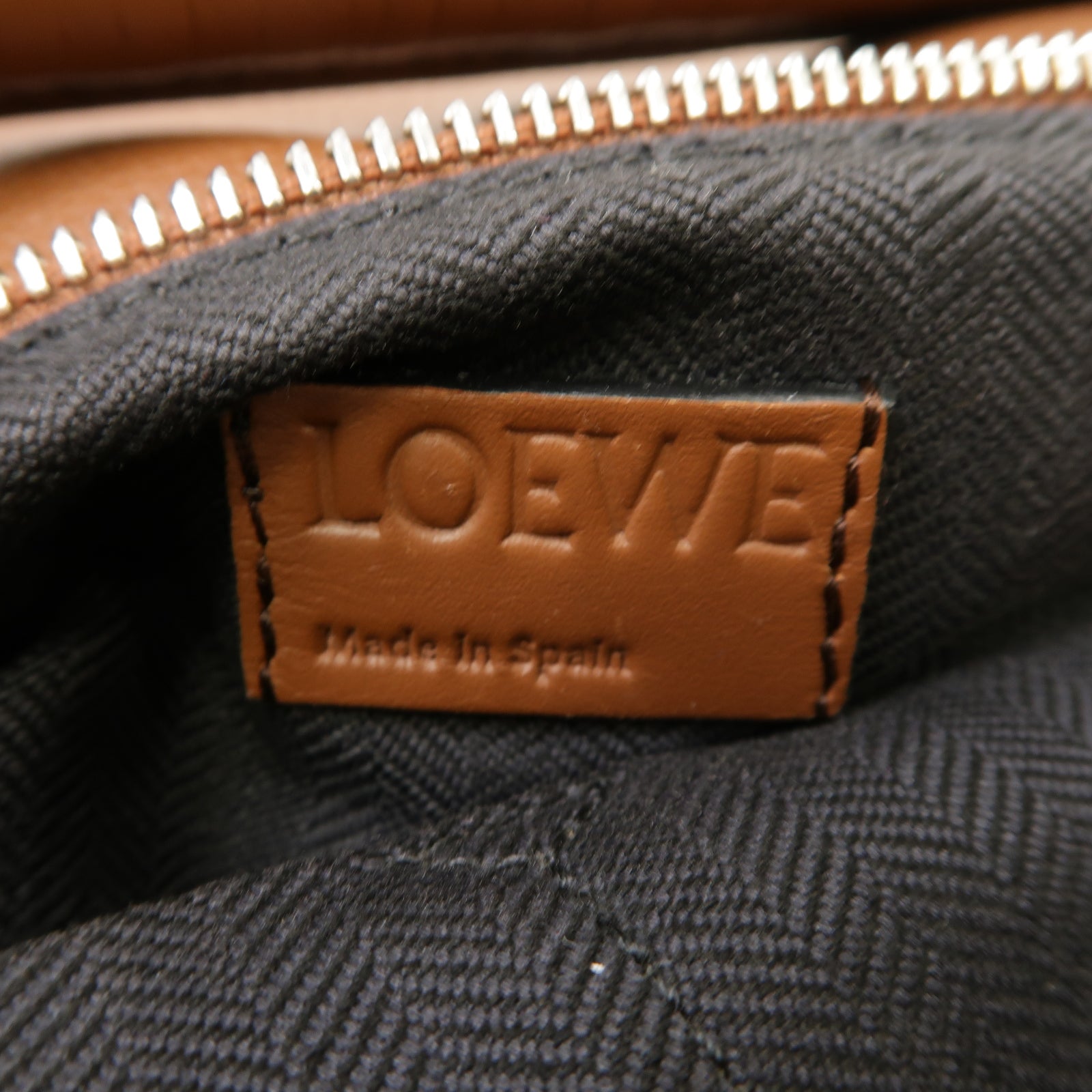 LOEWE 牛皮皮革Puzzle Shoulder Bag銀扣手挽肩背兩用袋啡色