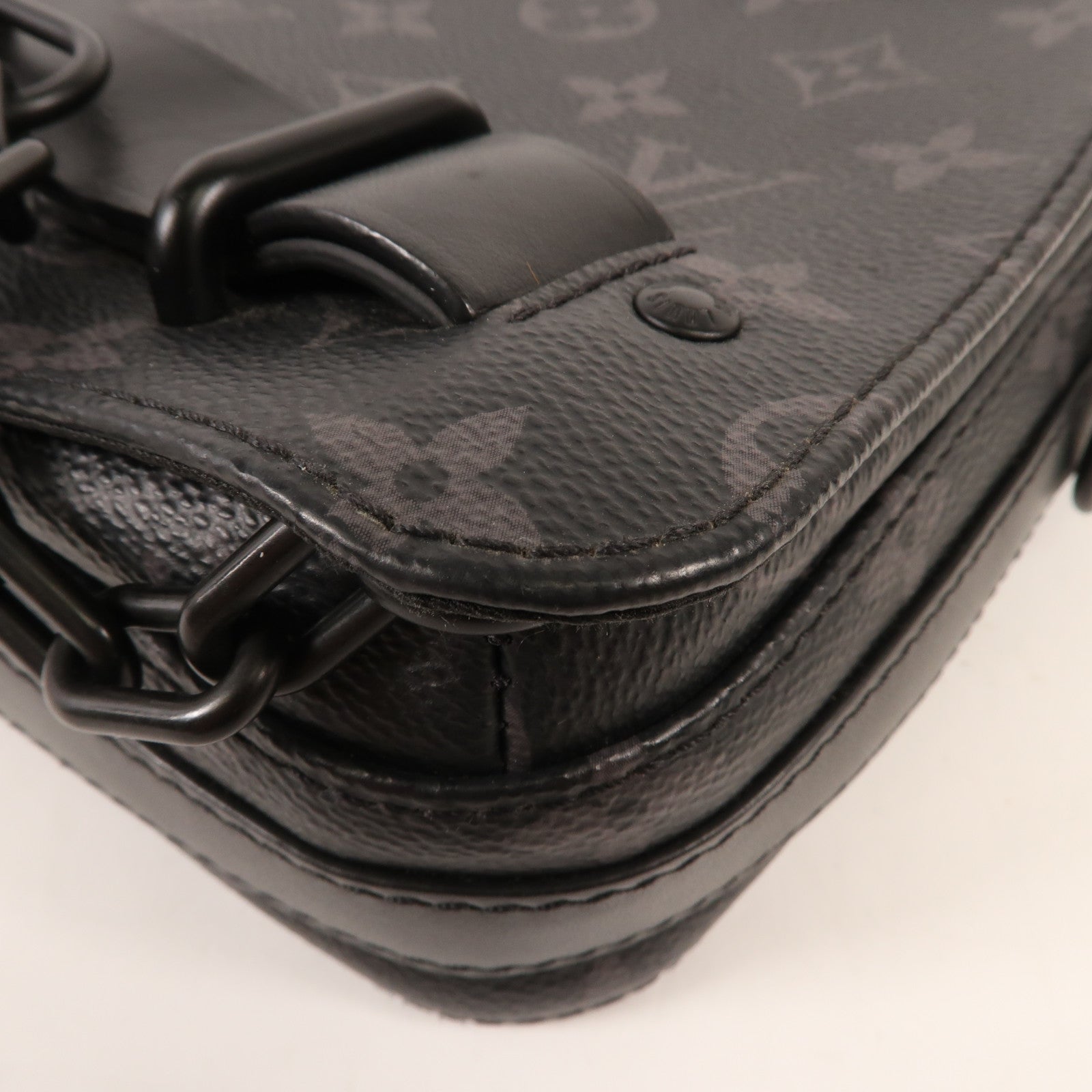 LOUIS VUITTON Monogram Eclipse Steamer肩背袋