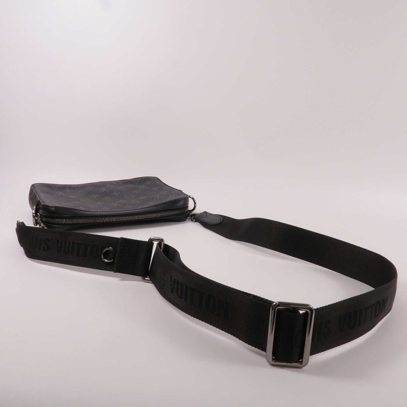 LOUIS VUITTON Monogram Eclipse Reverse Trio Messenger肩背袋