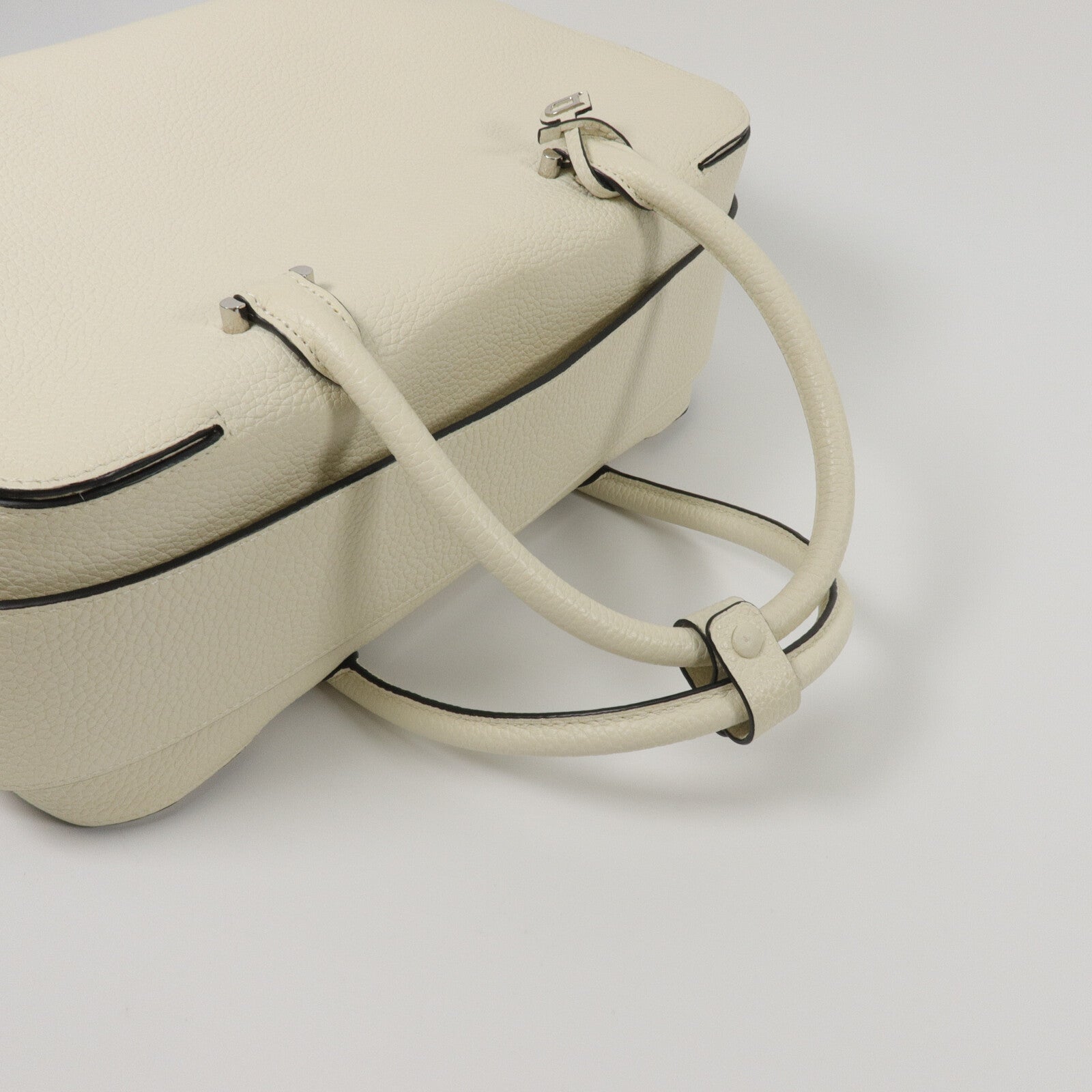 Delvaux 牛皮皮革Cool Box GM手挽肩背兩用袋