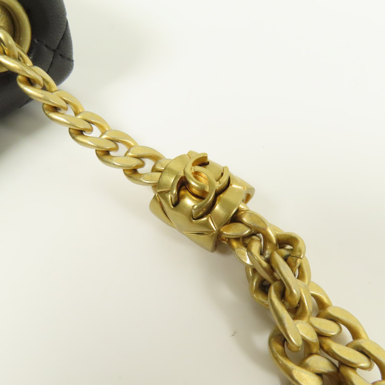 CHANEL 羊皮皮革Chain Shoulder金扣鏈帶肩背袋