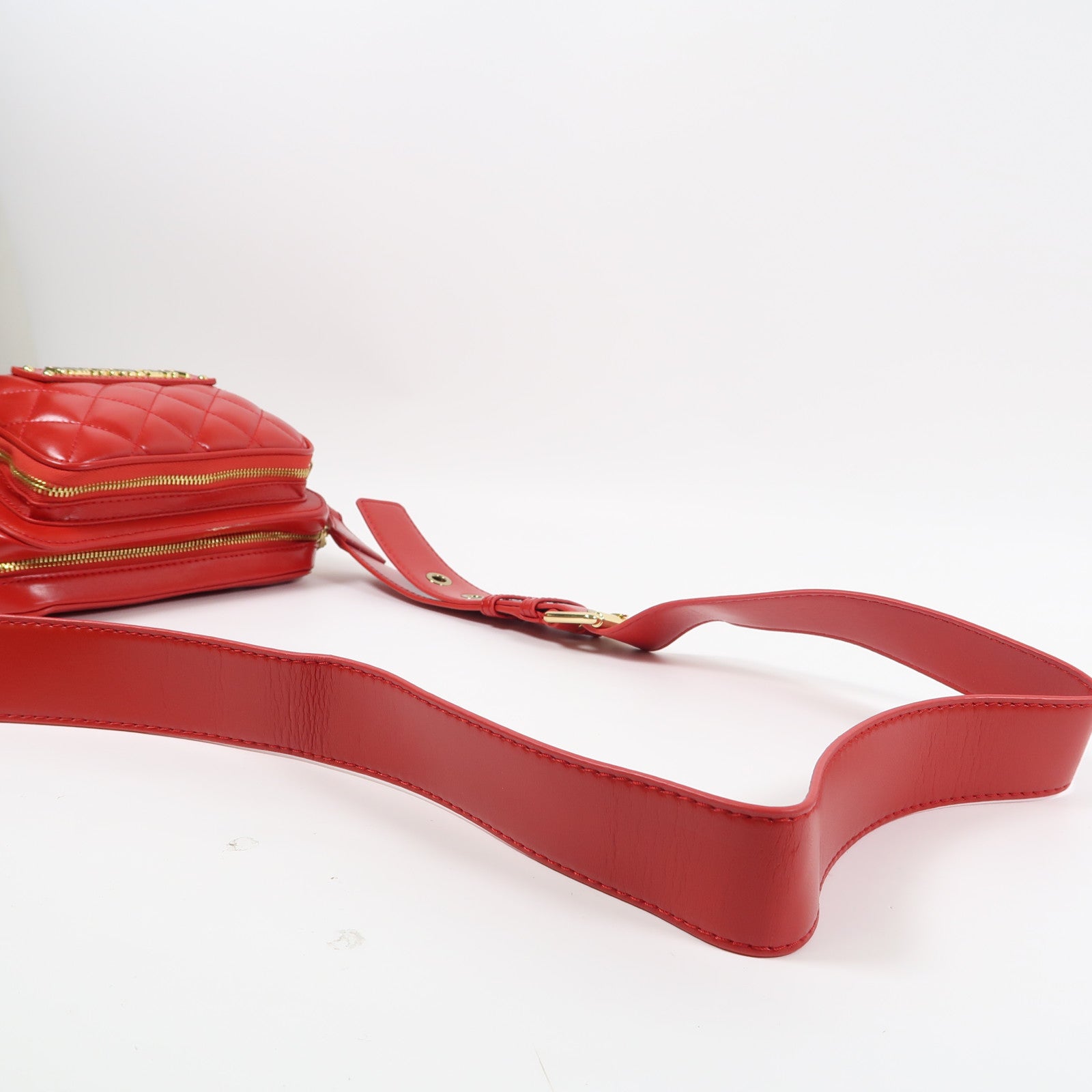 MOSCHINO 【激減優惠】菱格塗層帆布Shoudler Bag金扣肩背袋紅色