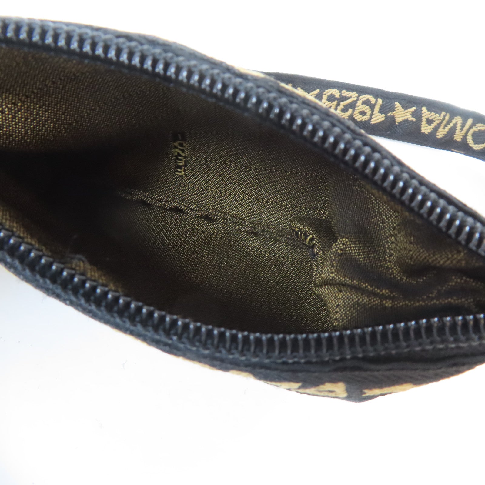 FENDI 帆布Vintage MaMa Baguette金扣肩背袋黑色