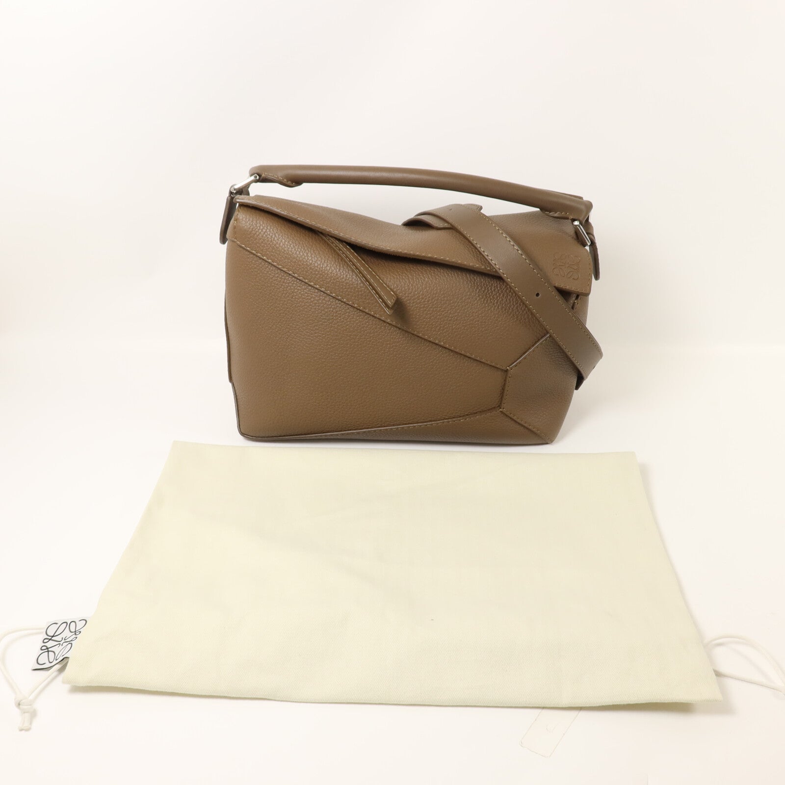 LOEWE 牛皮皮革Large Puzzle手挽肩背兩用袋