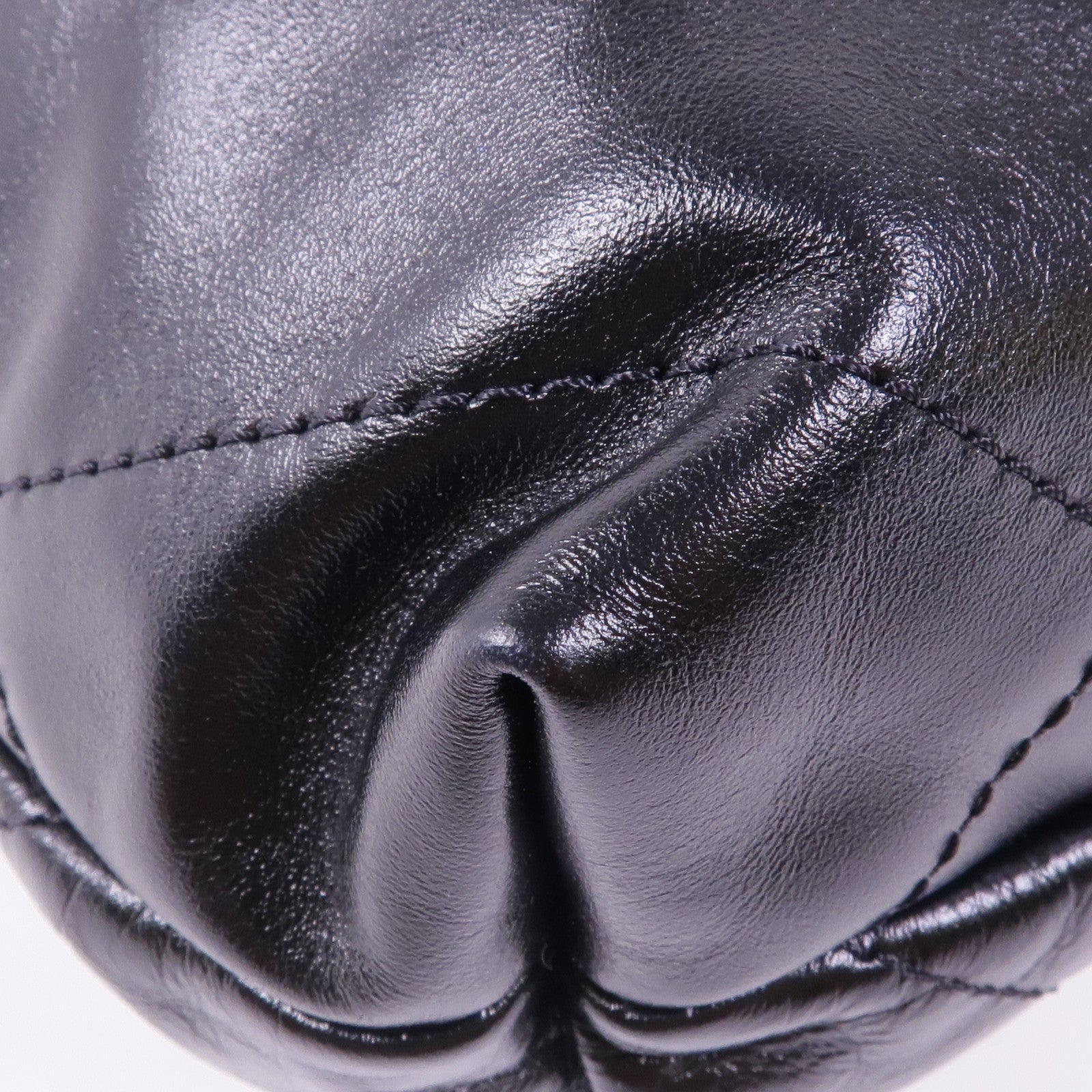 CHANEL 牛皮皮革Chanel 22 Mini金扣手挽肩背兩用袋