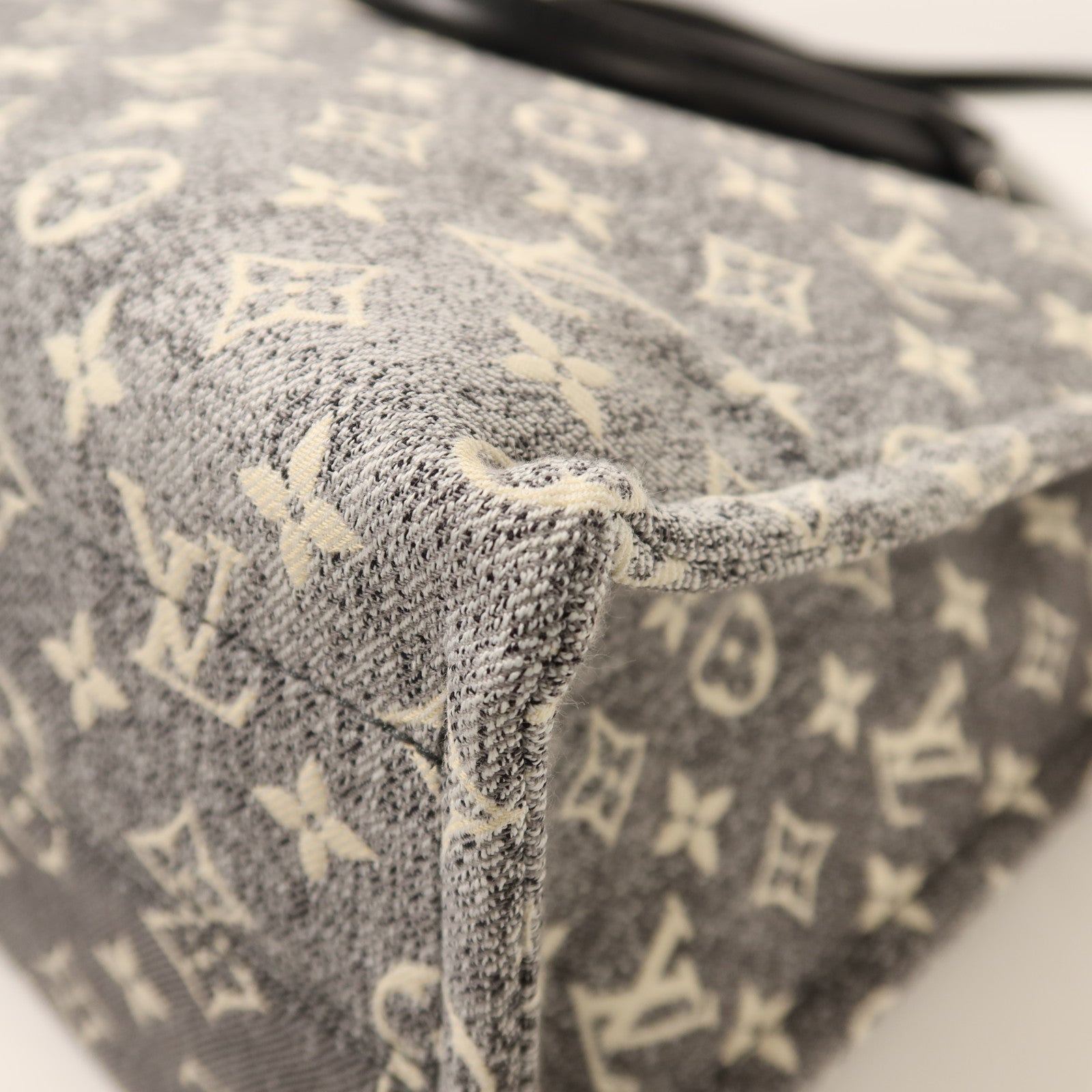 LOUIS VUITTON Monogram Jacquard Denim On the Go MM銀扣手挽肩背兩用袋
