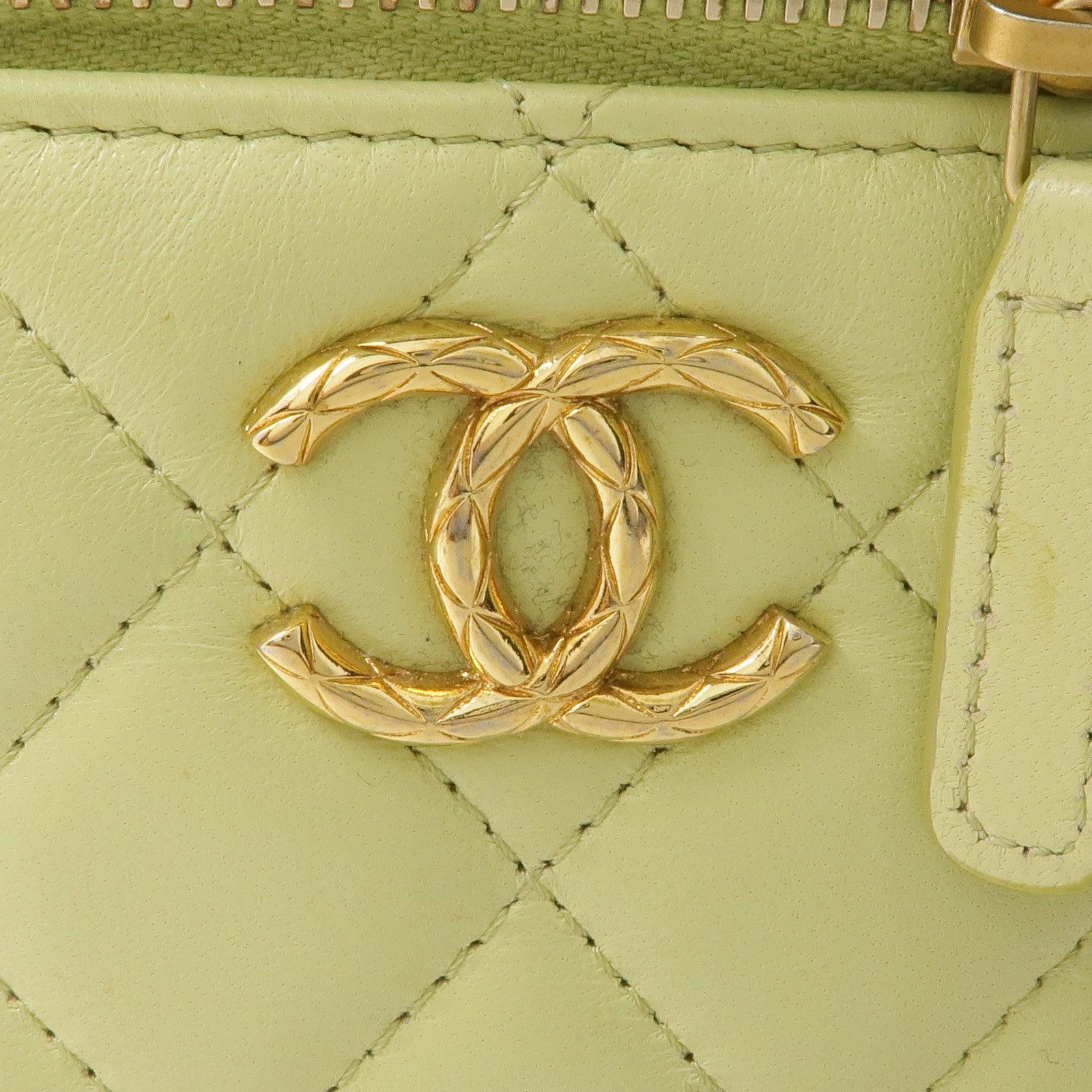 CHANEL 羊皮皮革Vanity Case金扣鏈帶肩背袋