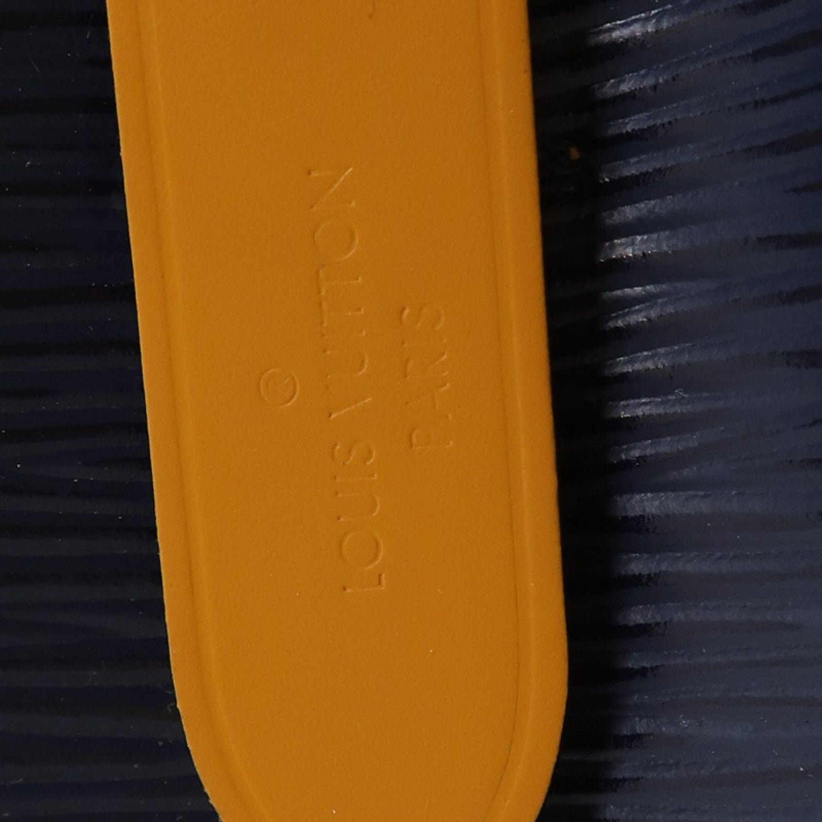 LOUIS VUITTON Epi Neo Noe BB銀扣手挽肩背兩用袋深藍色/黃色