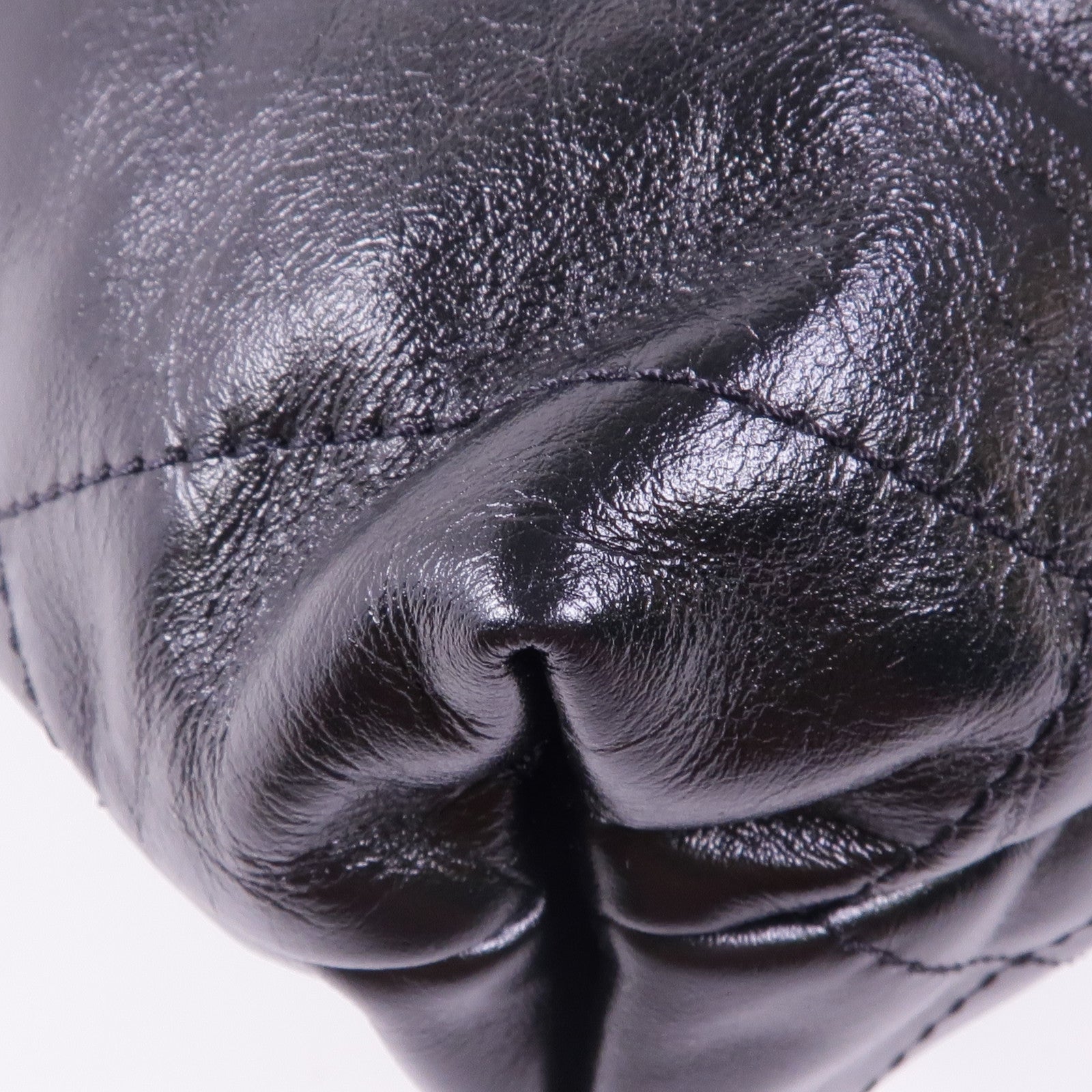 CHANEL 牛皮皮革Chanel 22 Mini金扣手挽肩背兩用袋