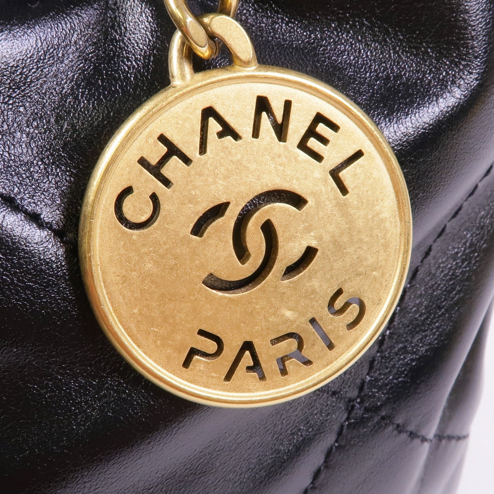 CHANEL 牛皮皮革Chanel 22 Mini金扣手挽肩背兩用袋