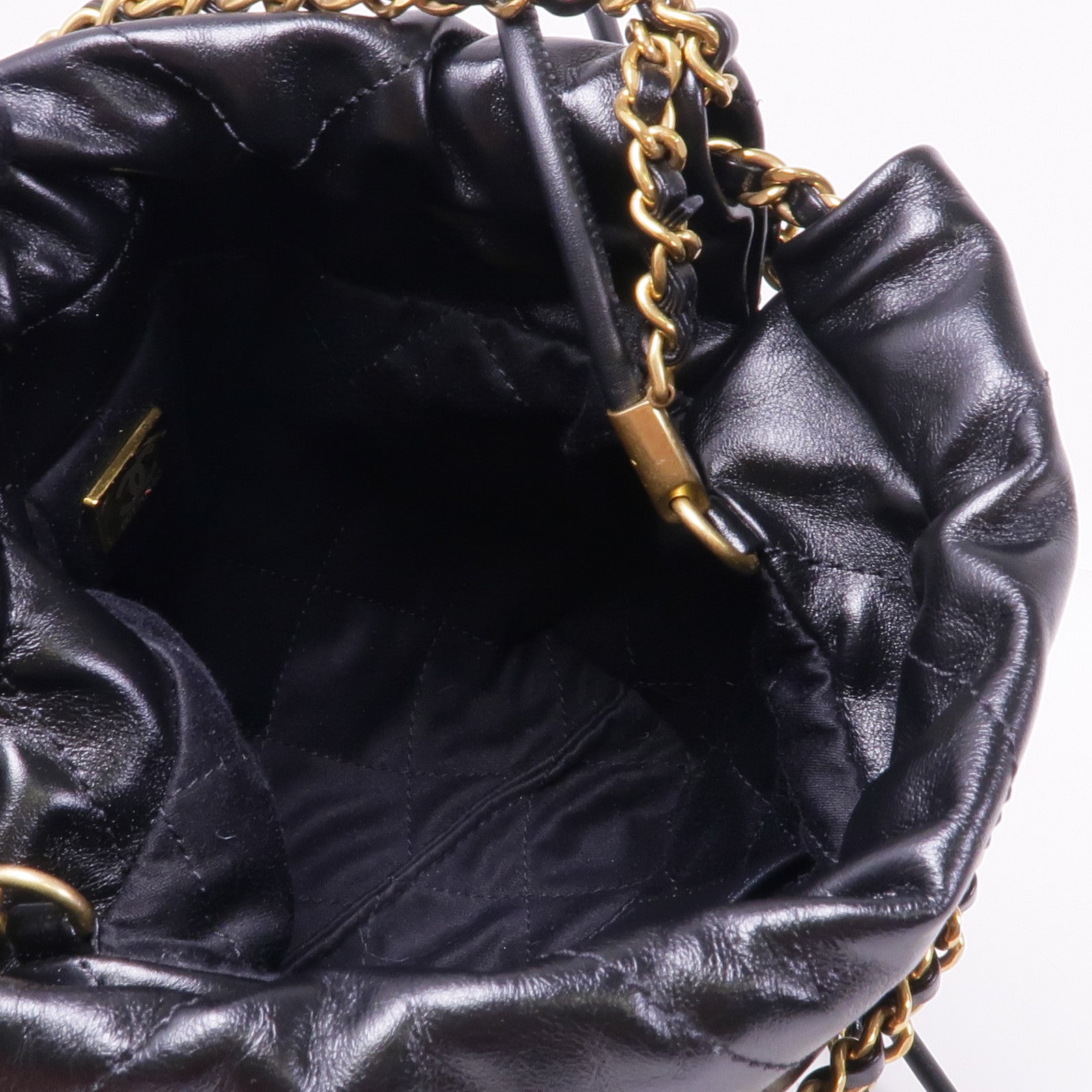 CHANEL 牛皮皮革Chanel 22 Mini金扣手挽肩背兩用袋