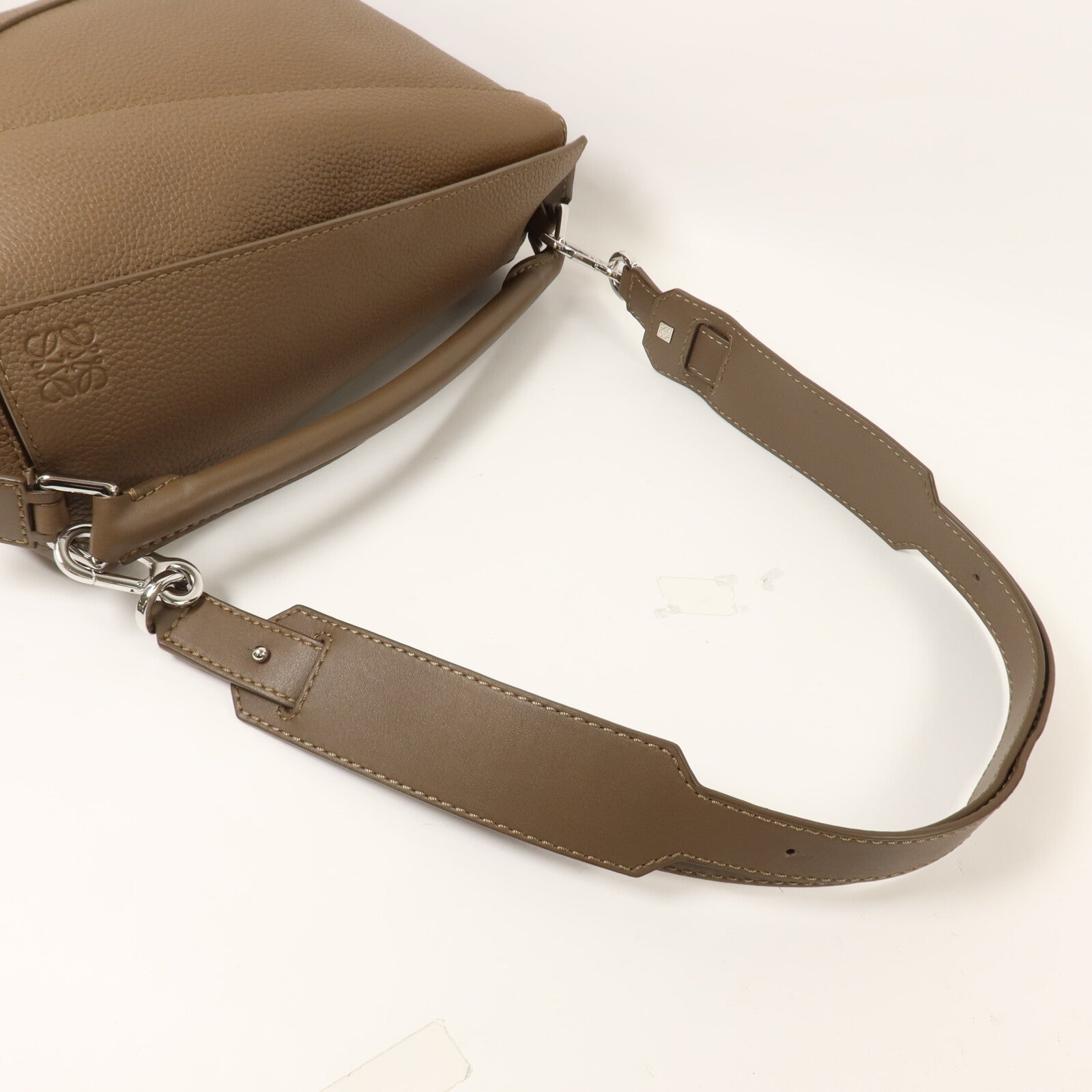 LOEWE 牛皮皮革Large Puzzle手挽肩背兩用袋