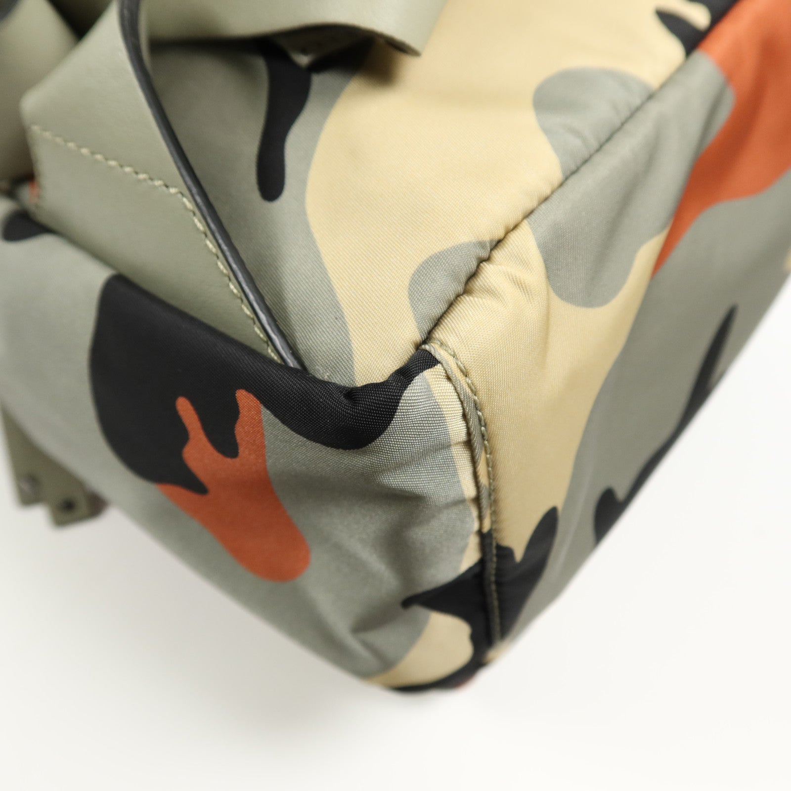 Valentino 尼龍Rucksack銀扣背包