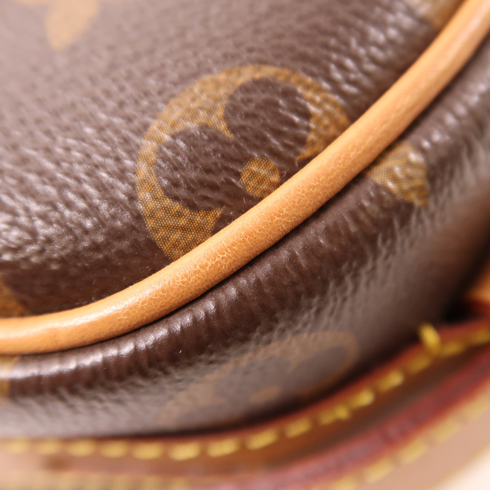 LOUIS VUITTON Monogram Boite Chapeau Souple MM金扣肩背袋