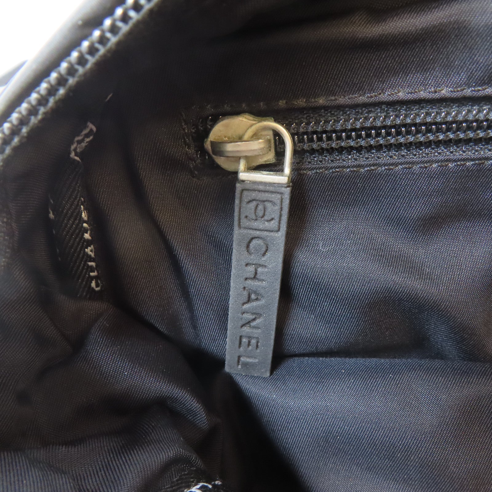 CHANEL 尼龍Waist Bag銀扣腰包黑色