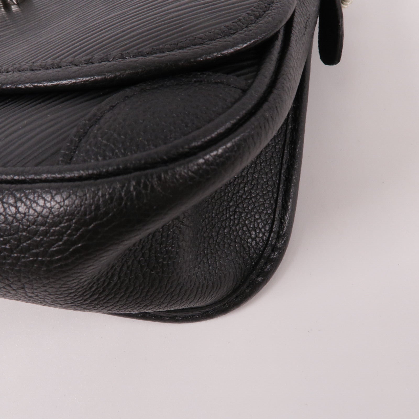 LOUIS VUITTON Epi Buci肩背袋