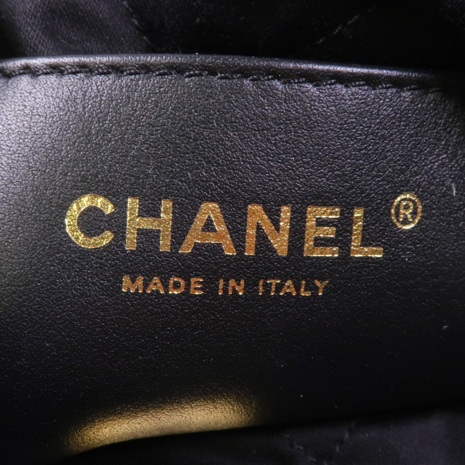 CHANEL 牛皮皮革Chanel 22 Mini金扣手挽肩背兩用袋